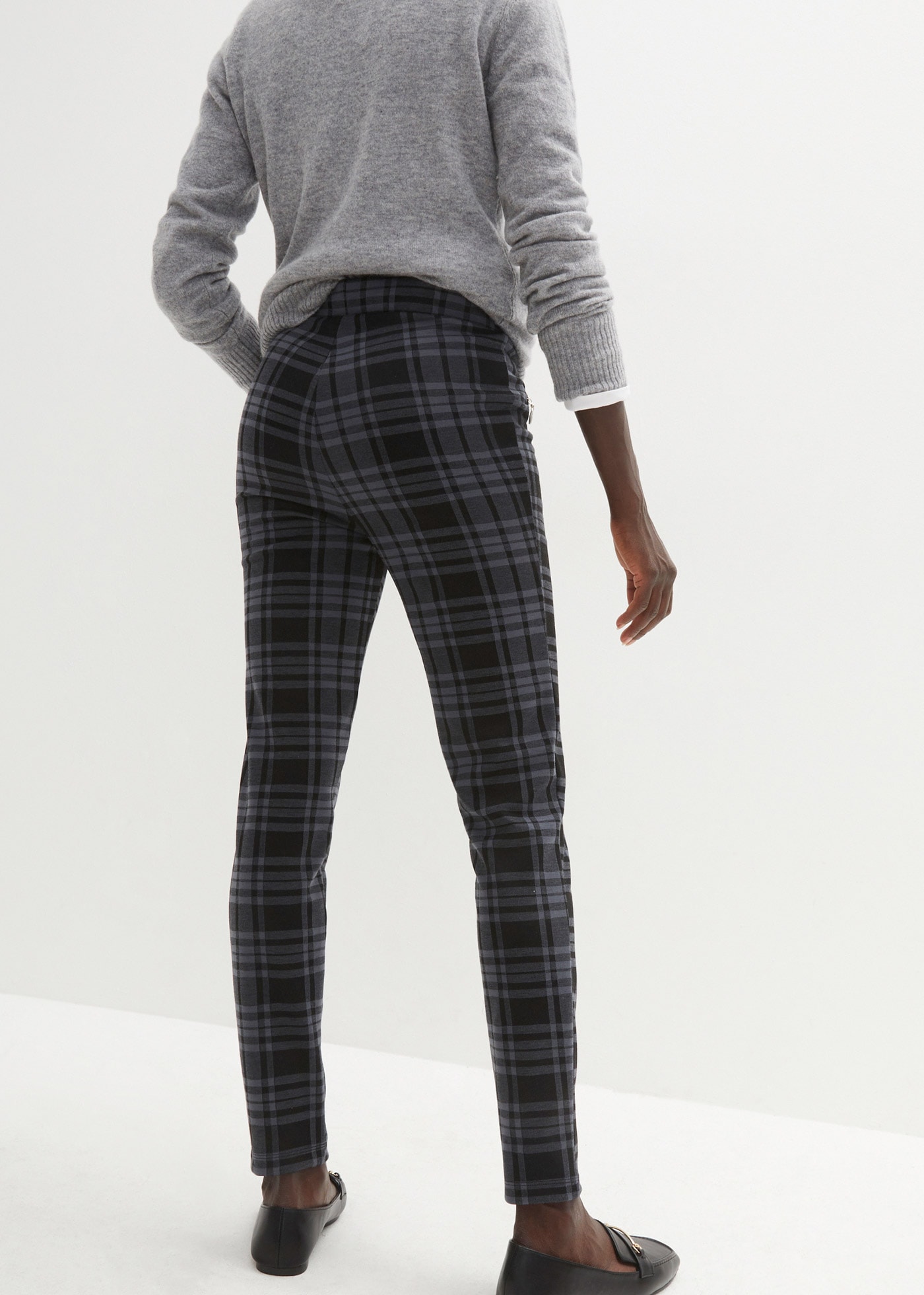 bonprix Pantalon en jersey  aus Polyester, Viskose und Elasthan, Slim fit Passform