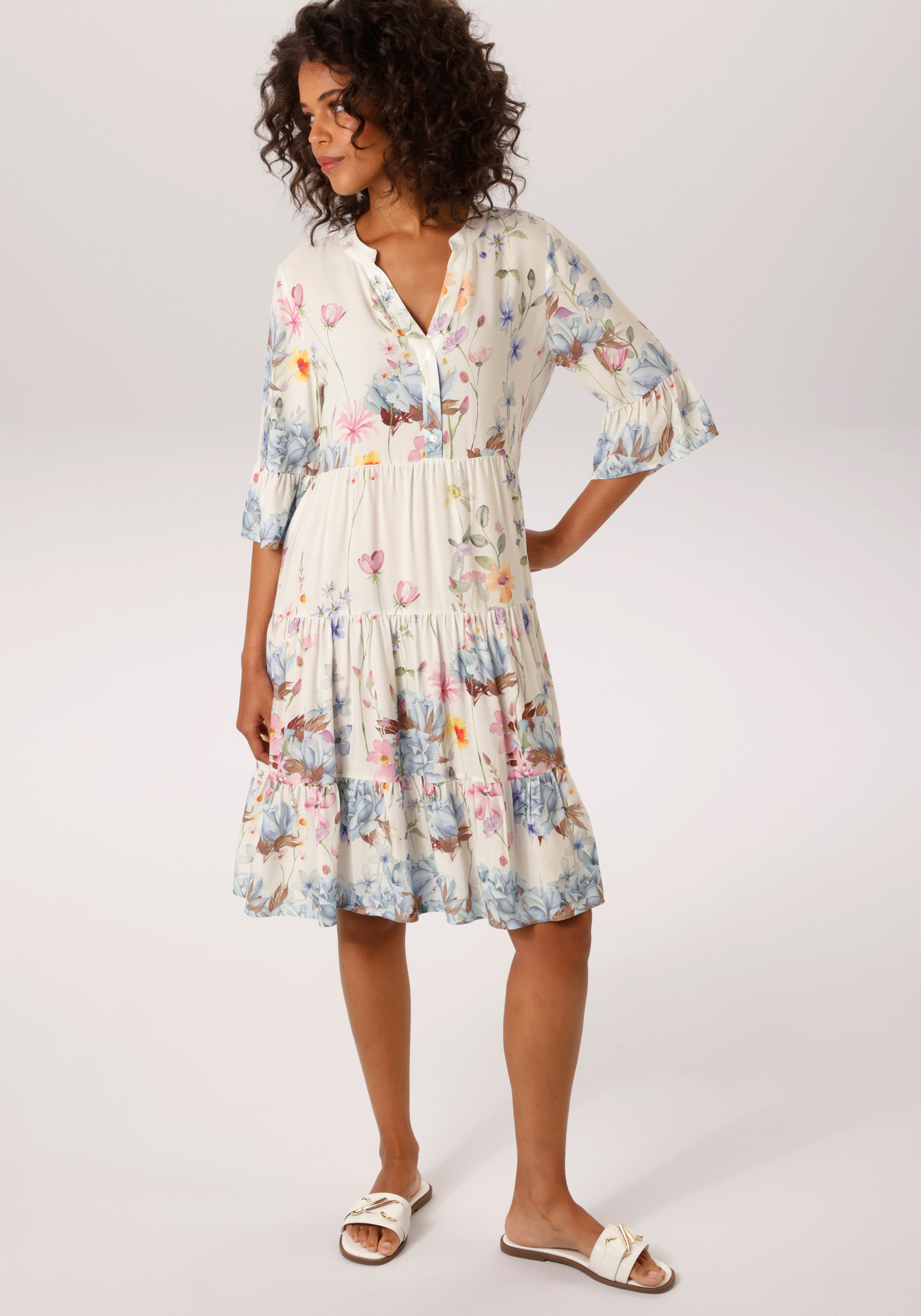 Aniston CASUAL Robe tunique mit malerischen Blumen bedruckt