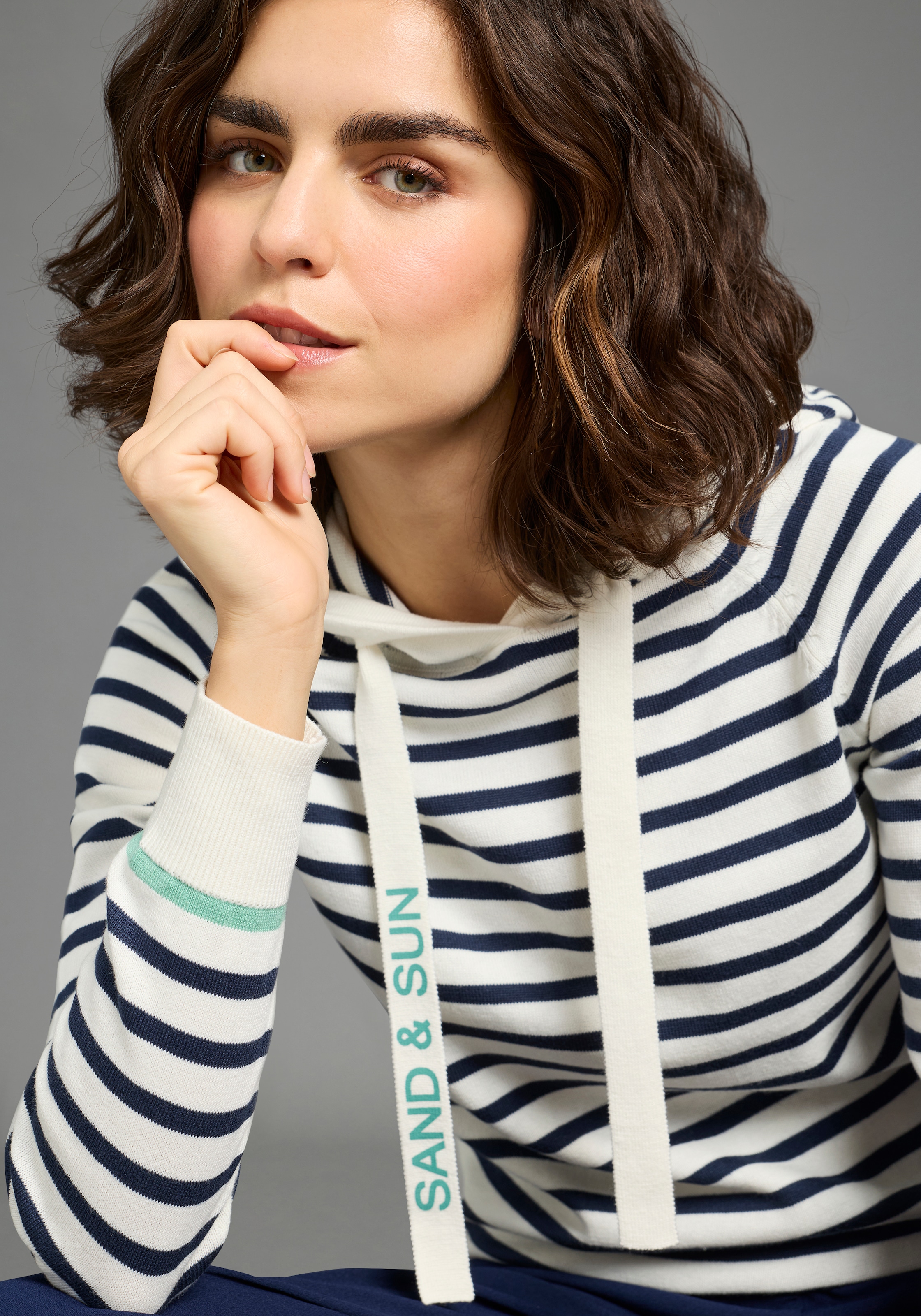 Laura Scott Pull à capuche leichter Übergangspullover mit modernen Streifen