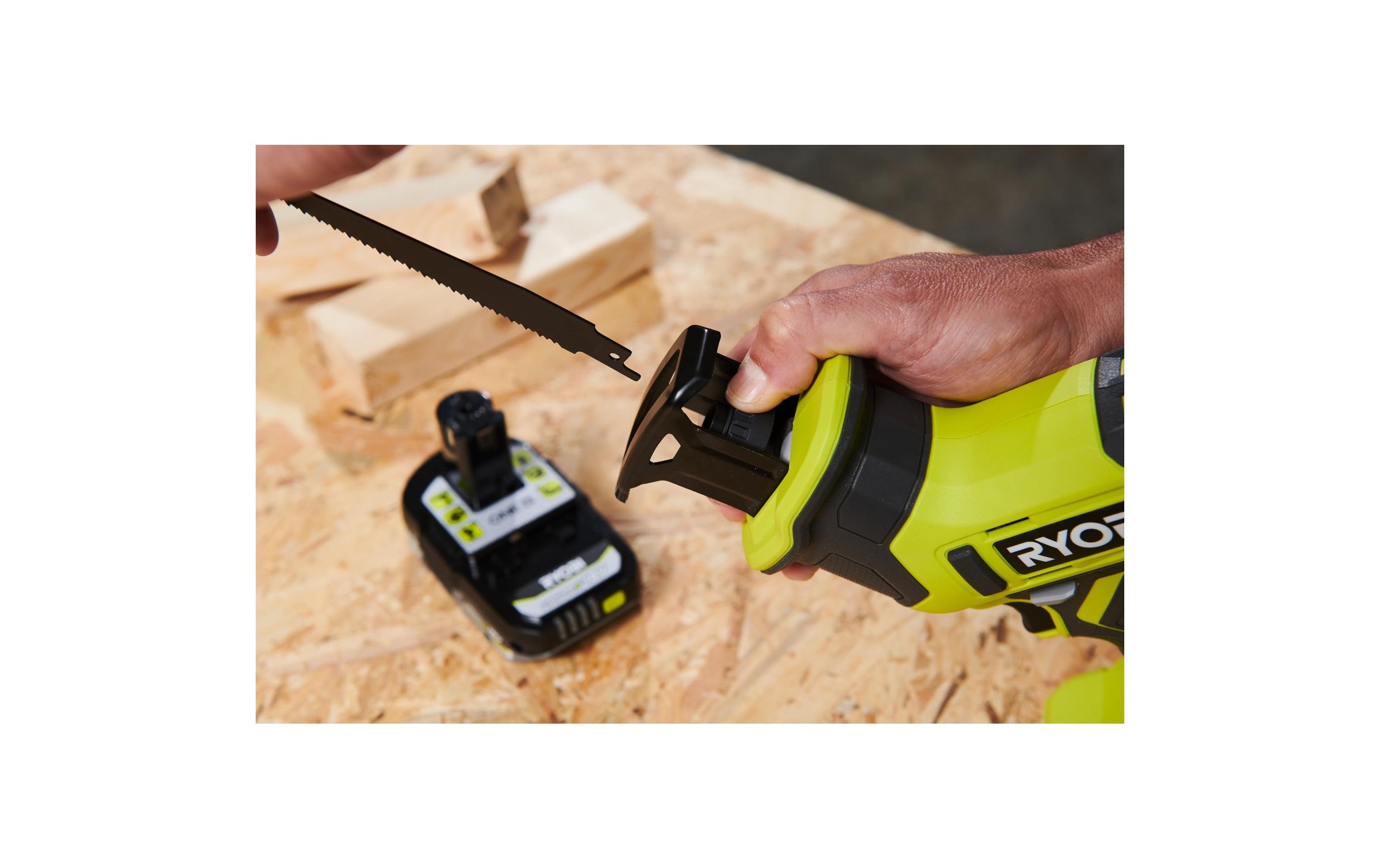 RYOBI Scie sabre »18 V ONE+ R18RSC-0«