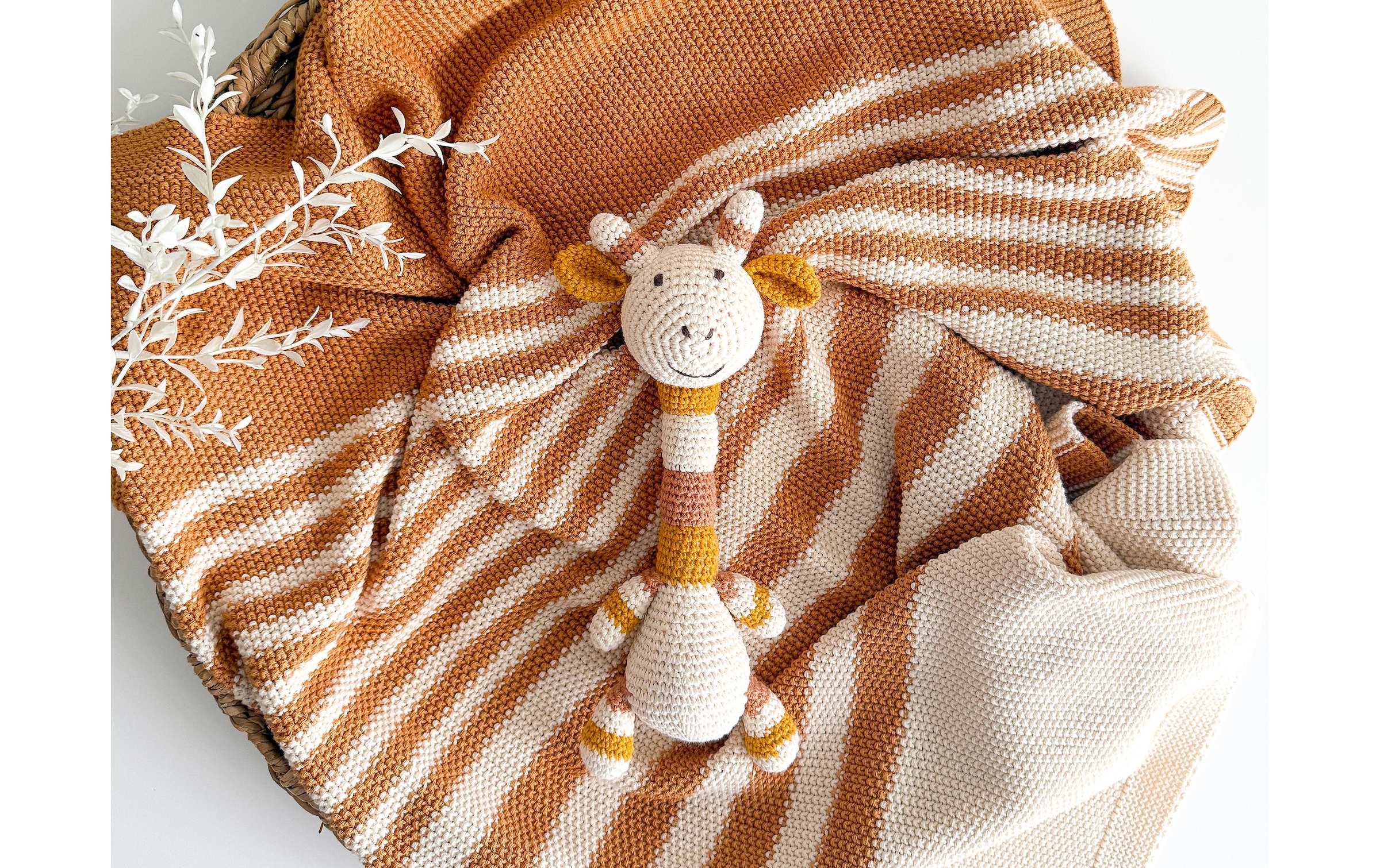   Set cadeau pour nouveau-né »Welcomebabybox Leni – Decke & Giraffe« 2 cuis Kuschelige 2-teilige Geschenkbox für Babys