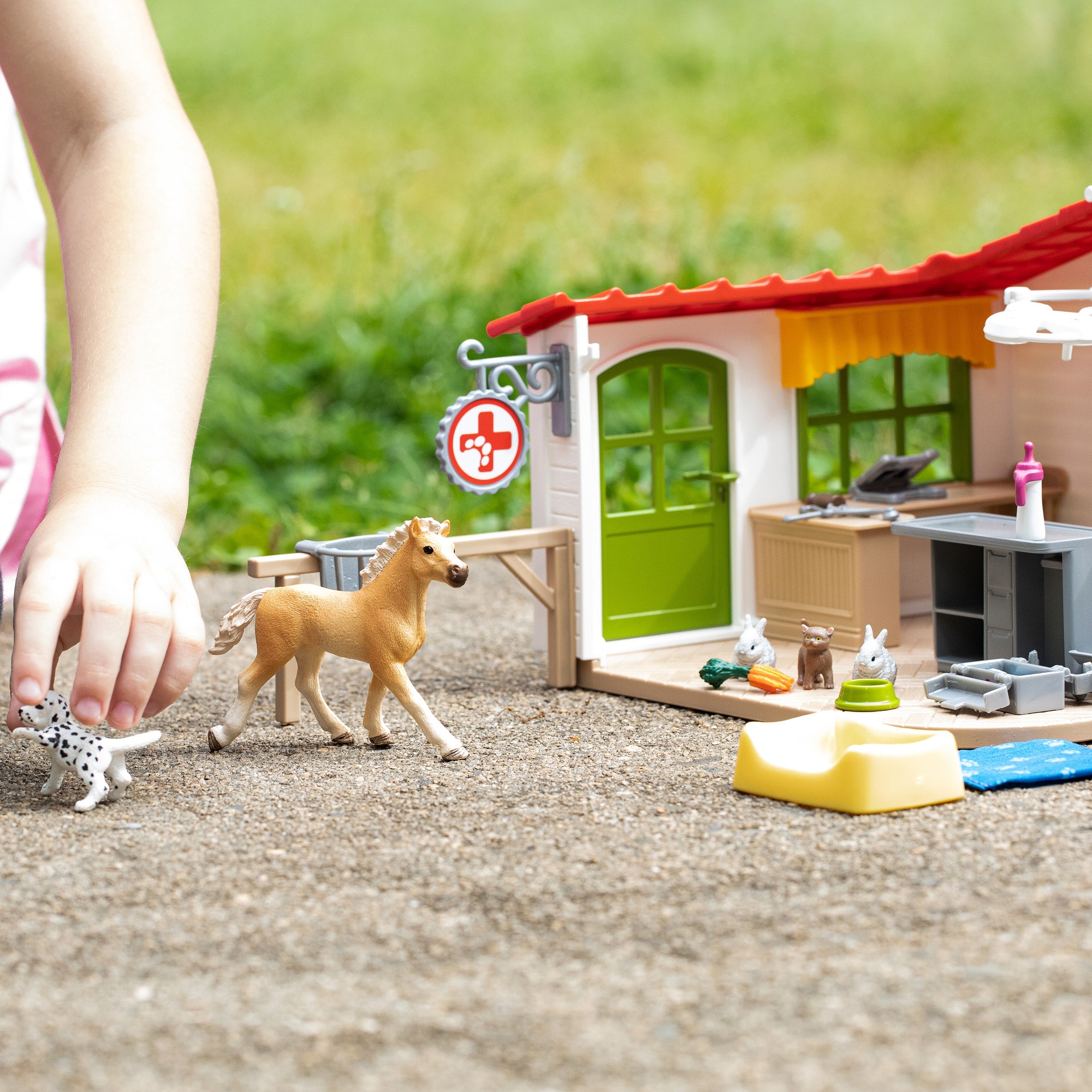 Schleich® Monde de jeu »FARM WORLD, Tierarzt-Praxis mit Haustieren (42502)« fabriqué en Europe