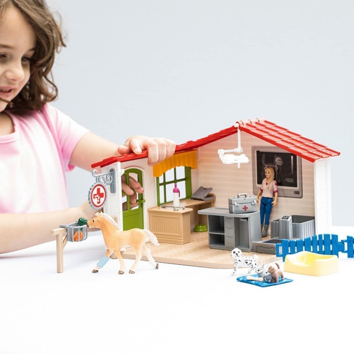Schleich® Monde de jeu »FARM WORLD, Tierarzt-Praxis mit Haustieren (42502)« fabriqué en Europe