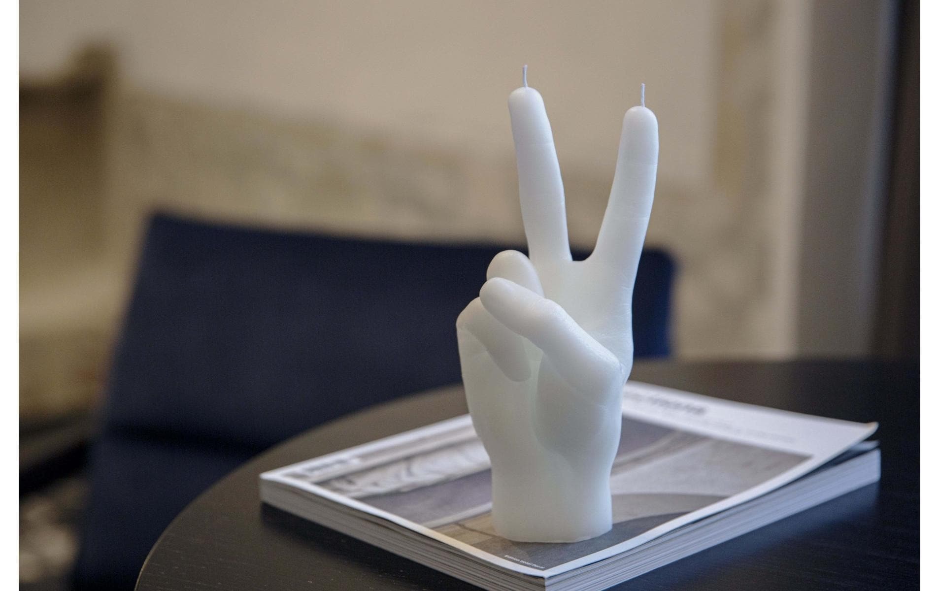   Bougie moulée »Mandatus Candle Hand Victory«