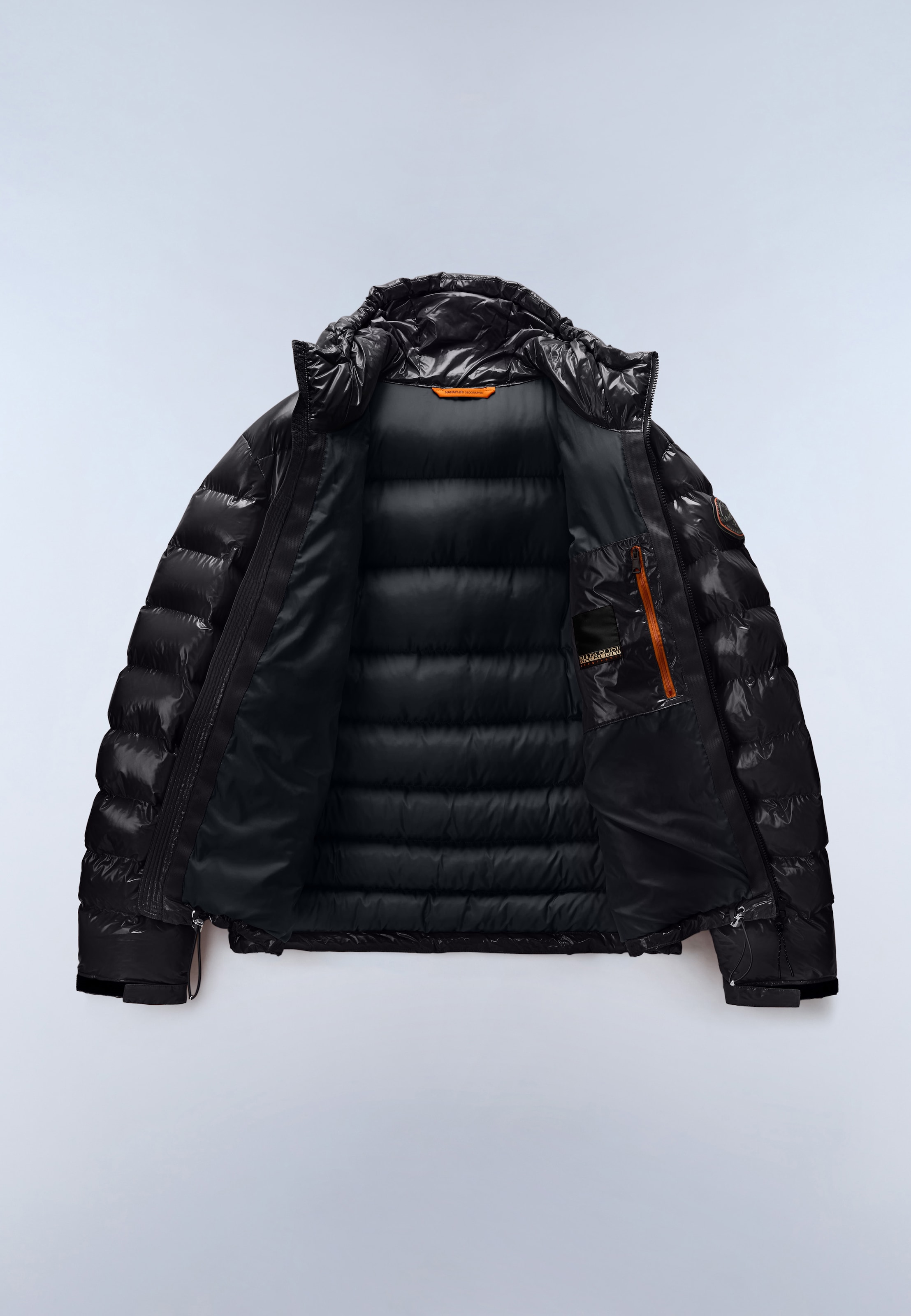 Napapijri Steppjacke »A-TEREZ SHINY BLACK BEAUTY« mit markanter Steppung, aus Polyamid, auch in grossen Grössen