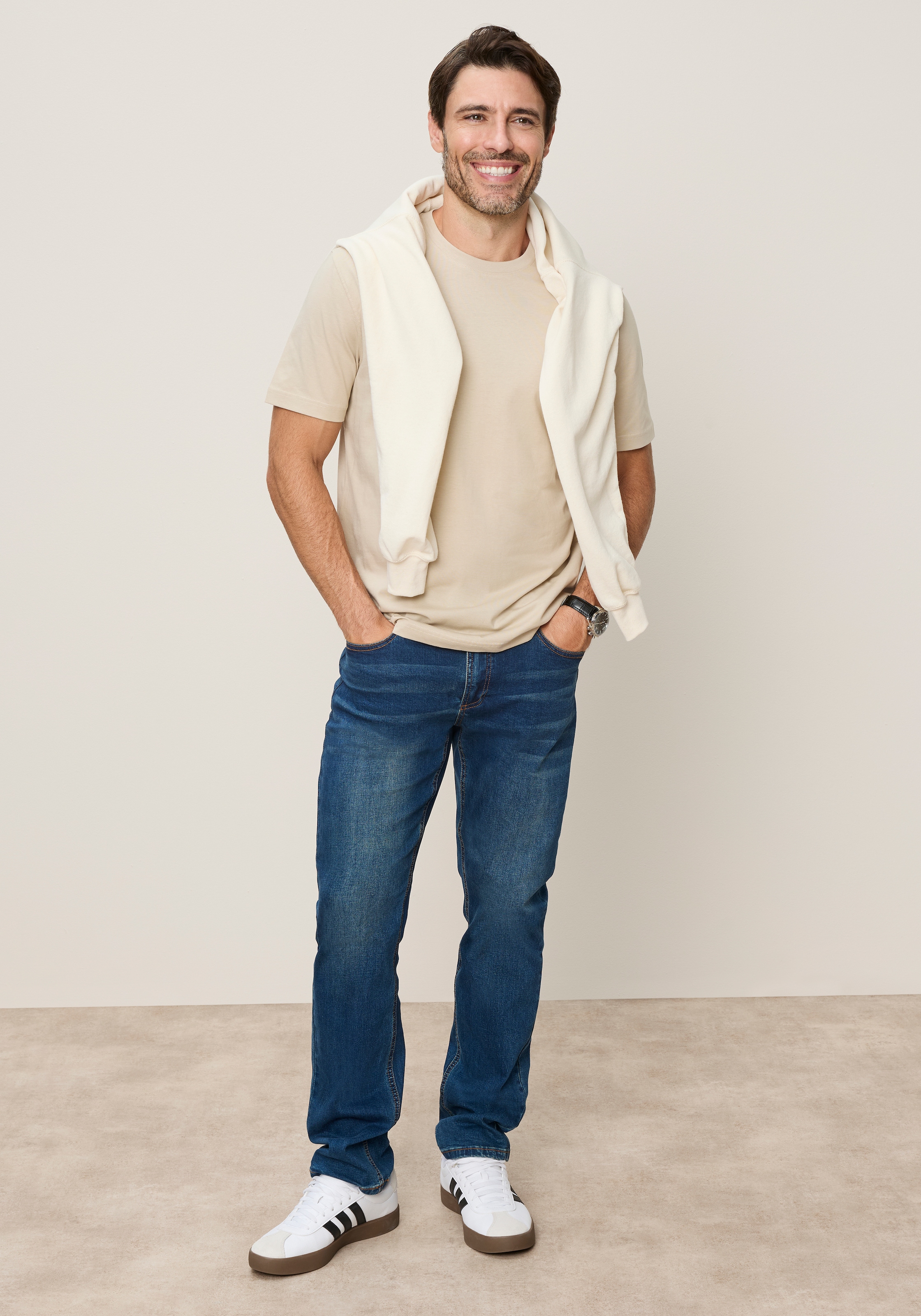 Man's World Rundhalsshirt 5er-Pack,  Kurzarm,  Regular Fit,  unifarben,  Rundhals,  aus Baumwolle