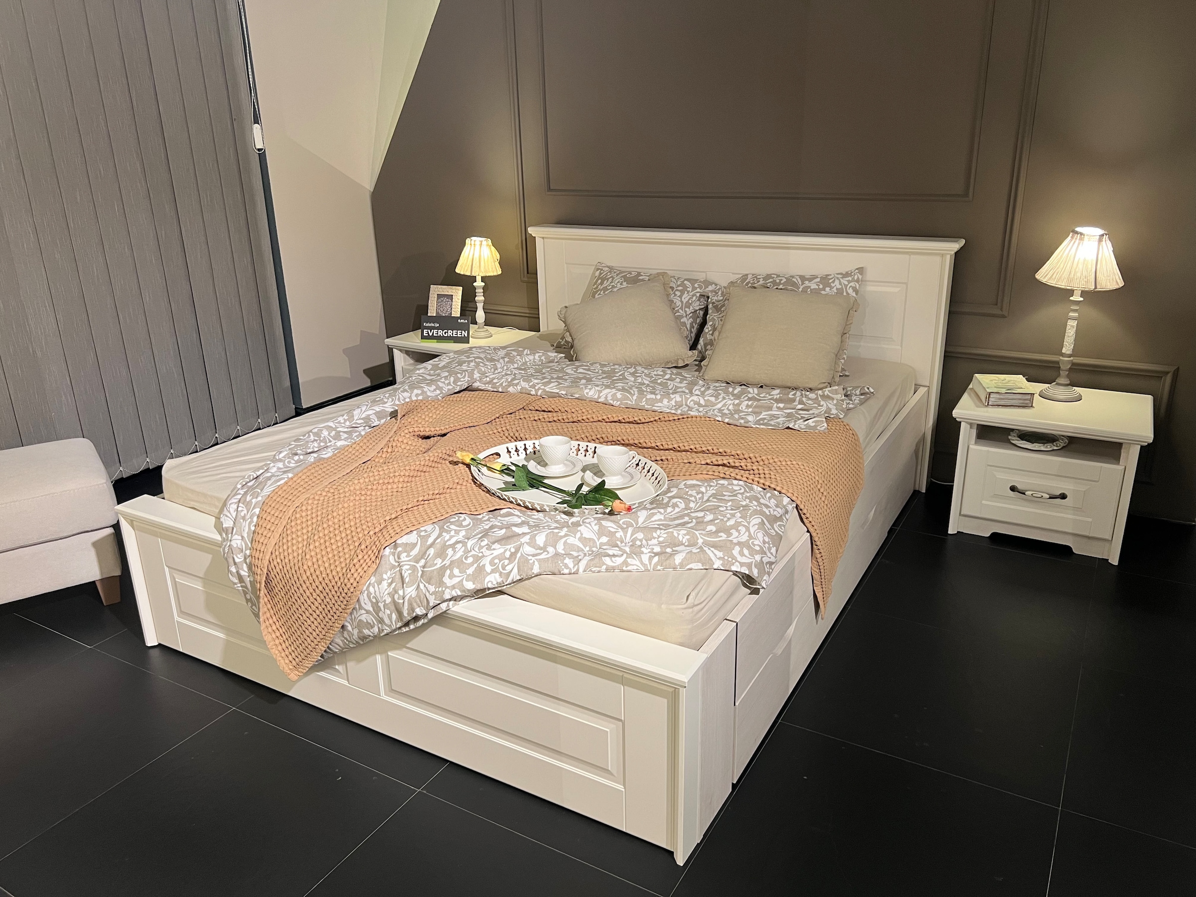 GOODproduct Sommier »Evergreen, UV lackiertes MDF, FSC-zertifiziert, Made in Europe« tiroirs de rangement et tables de nuit assortis disponibles en option,  lit en bois style maison de campagne classique, surface de couchage 160x200cm