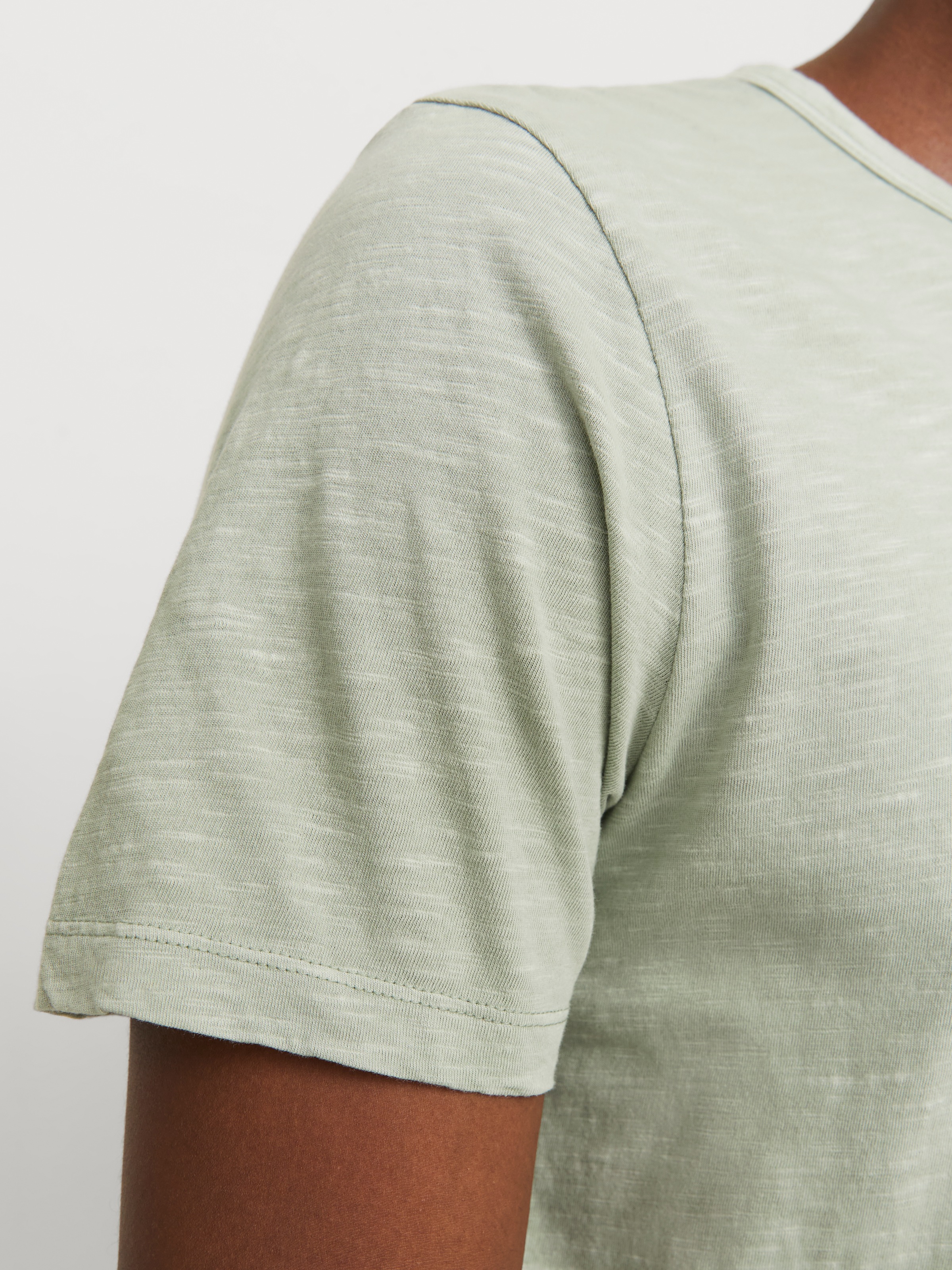 Jack & Jones T-Shirt »JJESPLIT NECK TEE SS NOOS« mit V-Ausschnitt