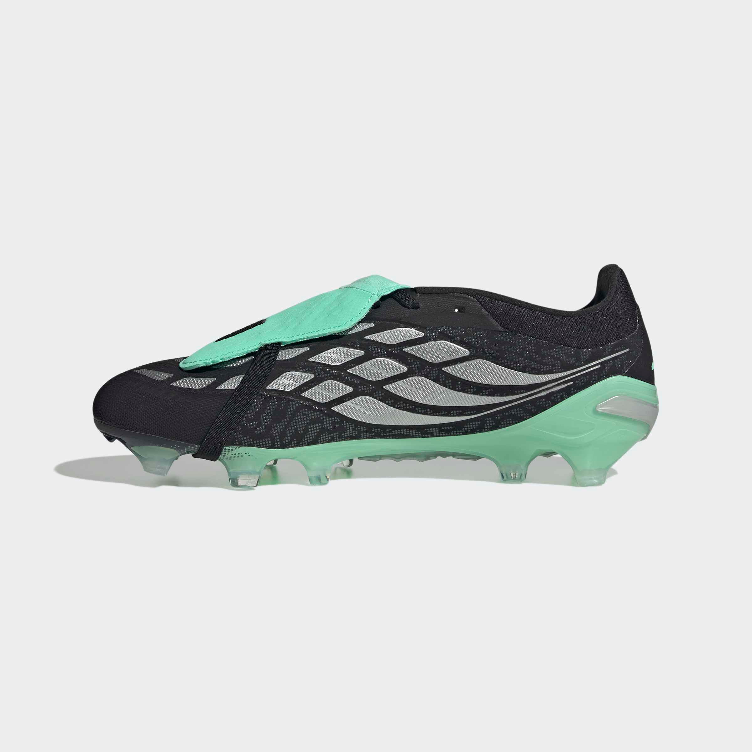 adidas Performance Fussballschuh »PREDATOR PRO , FESTE BÖDEN, UMSCHLAGBARE ZUNGE«  Aussensohle für Rasen und feste Böden