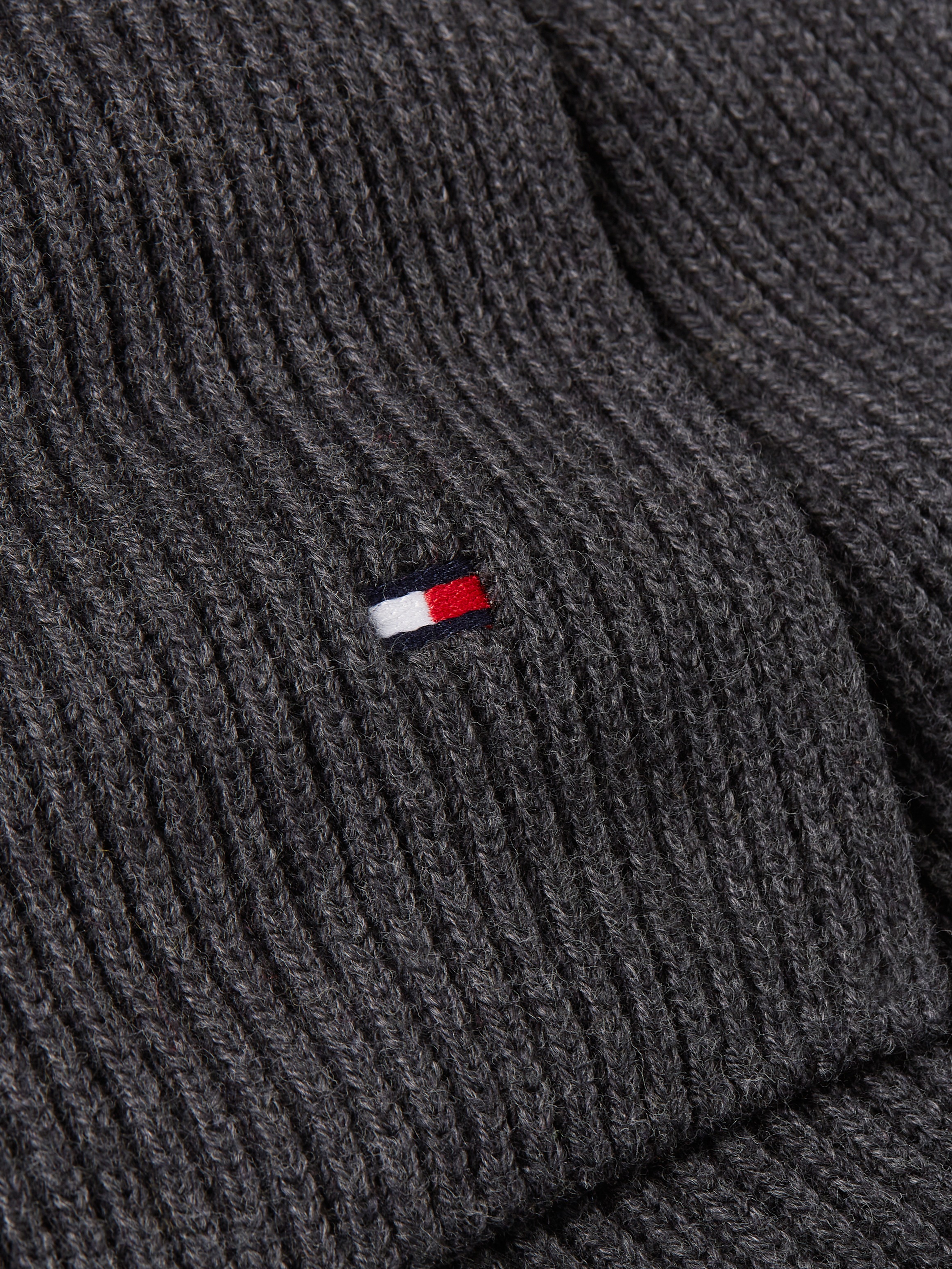 Tommy Hilfiger Strickschal »TH FLAG PIMA COTTON CASH SCARF« mit Logostickerei, mit Kaschmiranteil Unisex