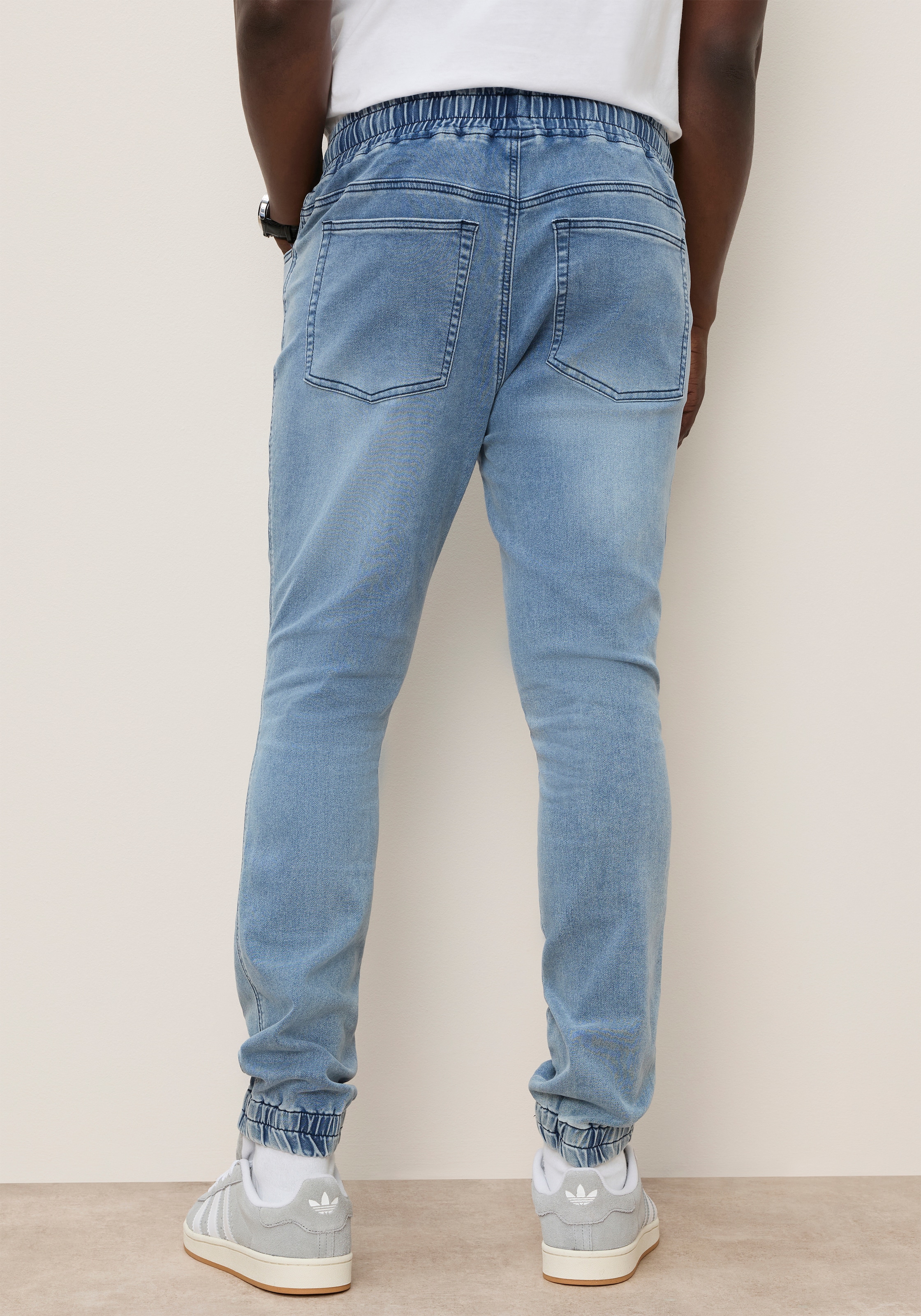 DELMAO Jogg pants avec poches latérales et poches arrière, coupe confortable, jambes droites