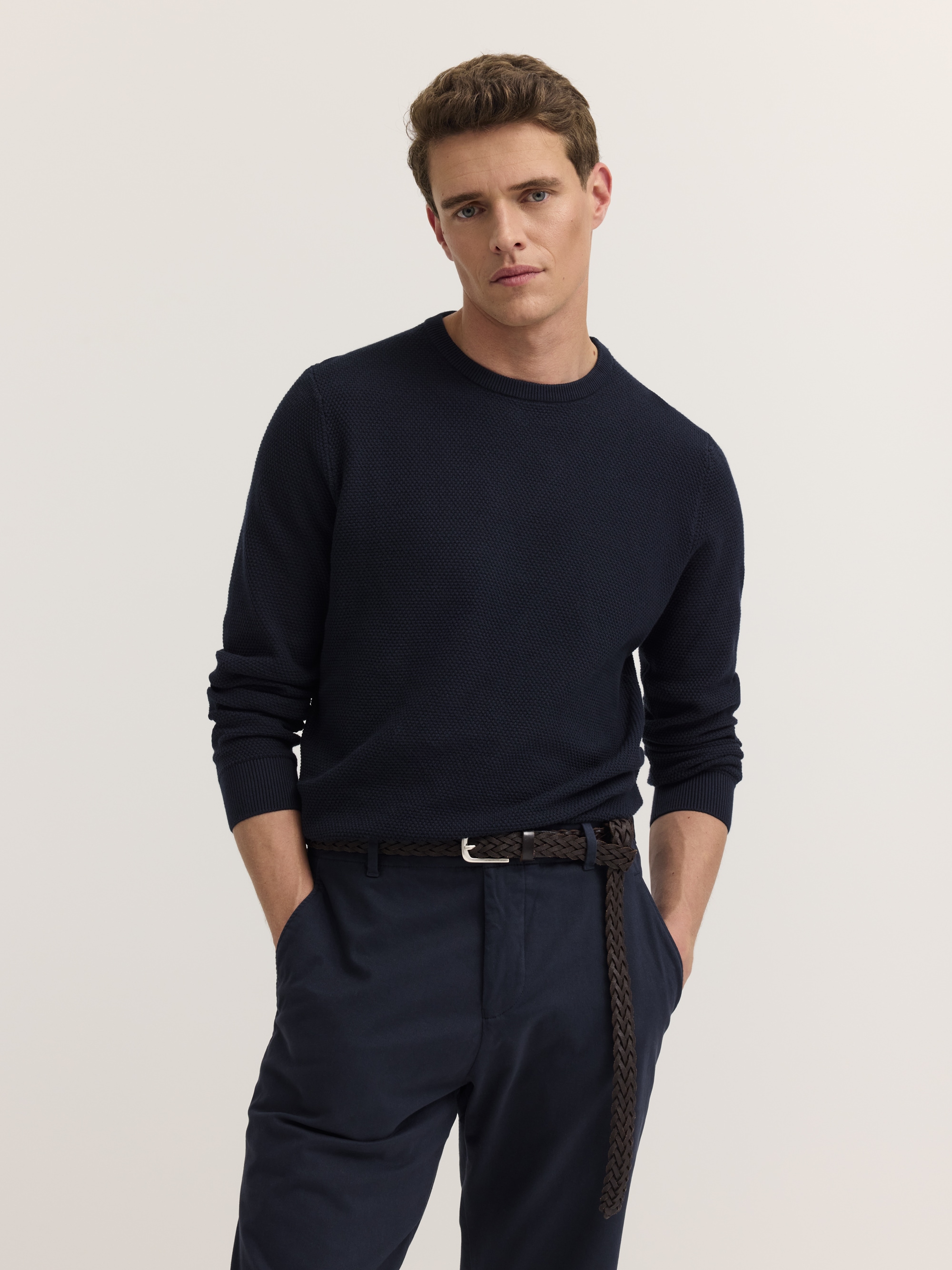 bugatti Pull à col rond »Regular Fit« mit einer Struktur