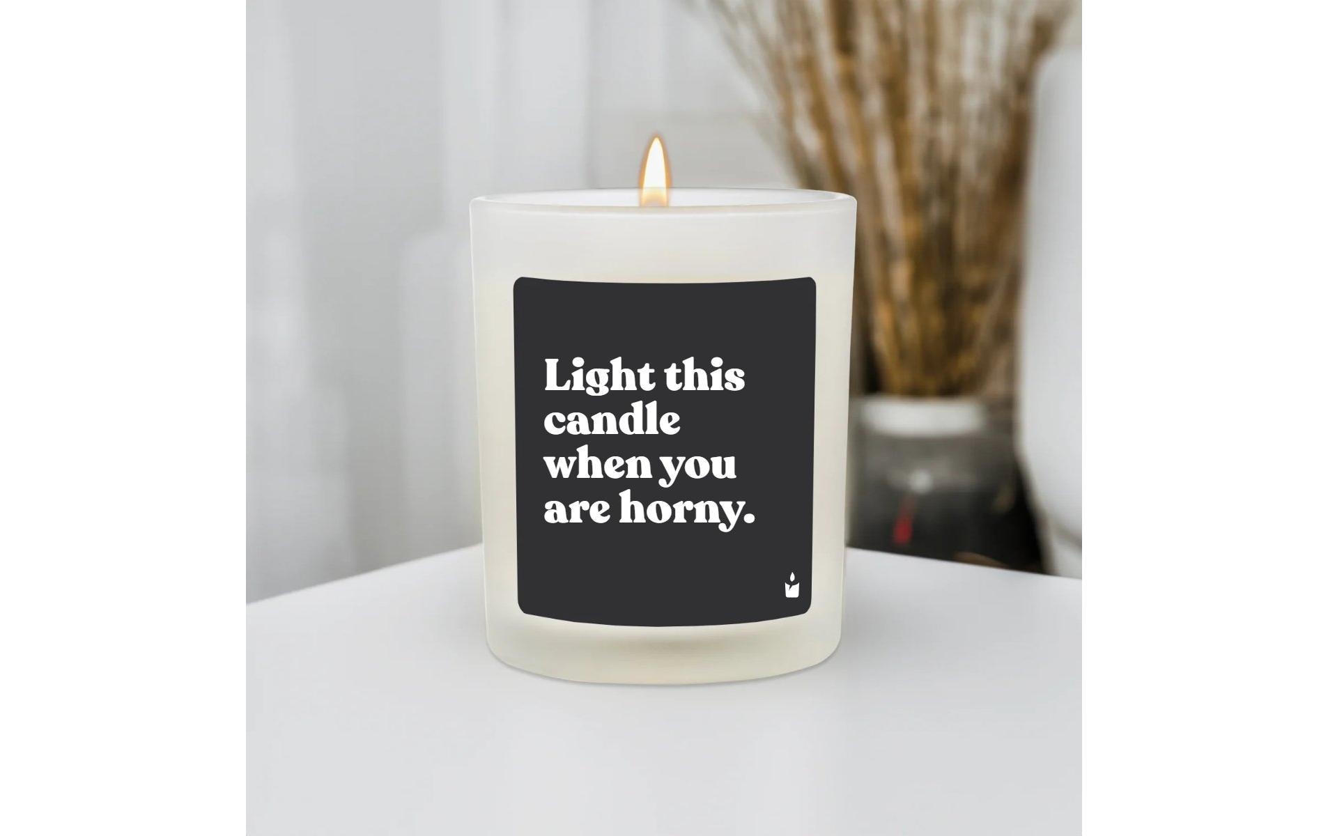   Bougie parfumée »ChattyCandles Light this candle when you are horny 6,7 x 8 cm«