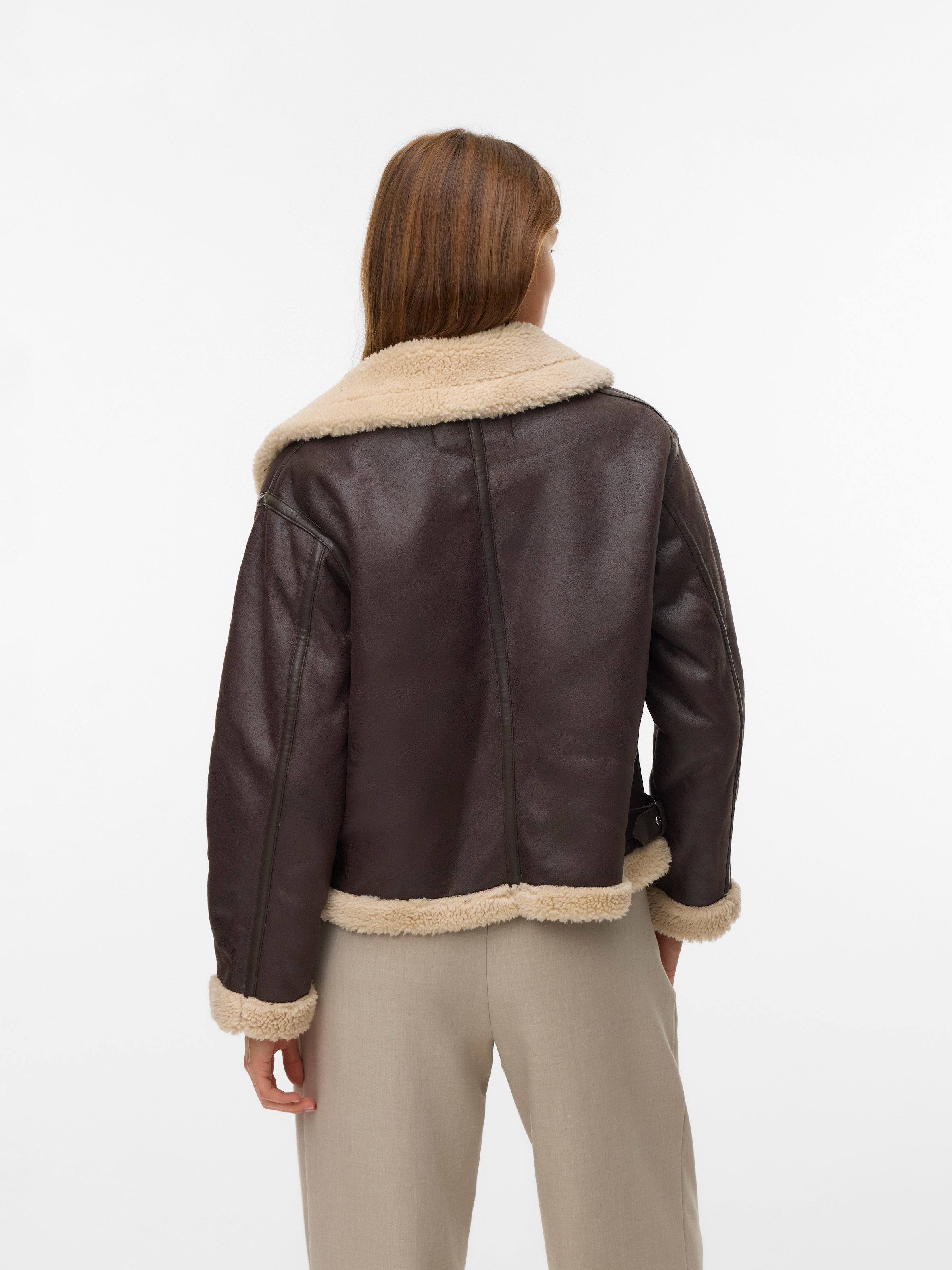 Vero Moda Veste courte »VMVIRGINIA SHORT JACKET BOO« farblich abgesetzte Details