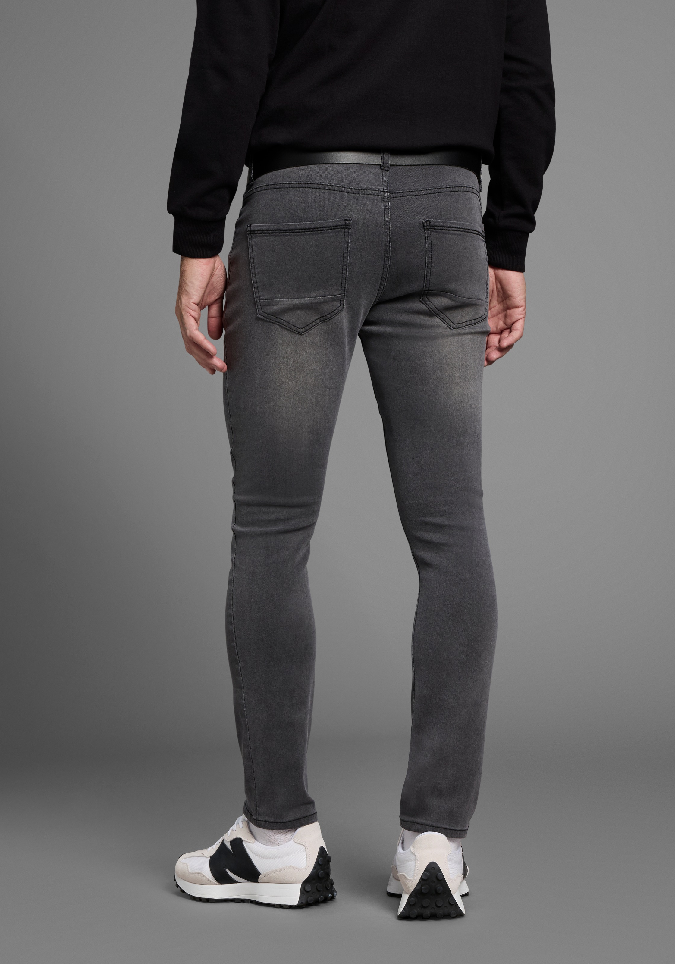 Bruno Banani Jeans slim »Grady« schmale Beinweite, niedrige Leibhöhe, figurbetonte Silhouette