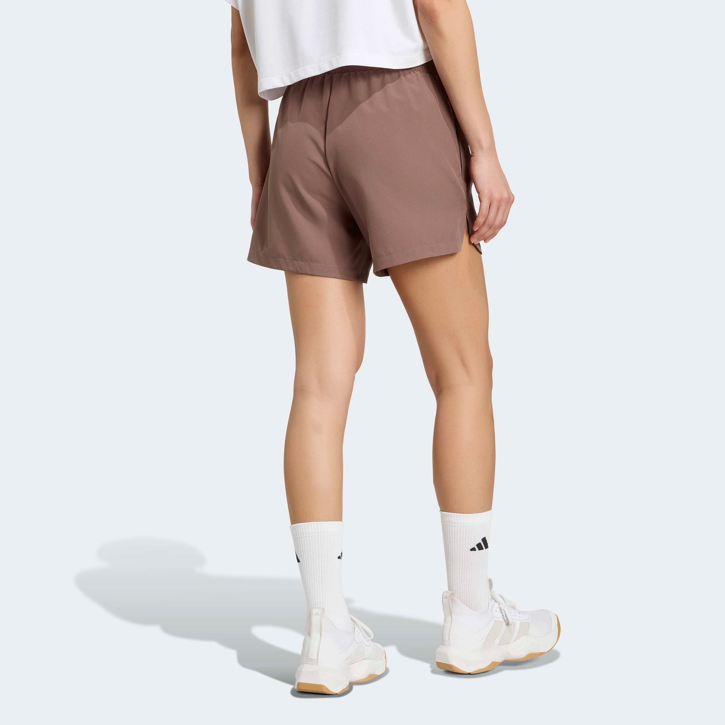 adidas Performance Shorts »3-STREIFEN STUDIO AUS GEWEBTEM MATERIAL«  ohne Verschluss, aus Polyester, enger Schnitt