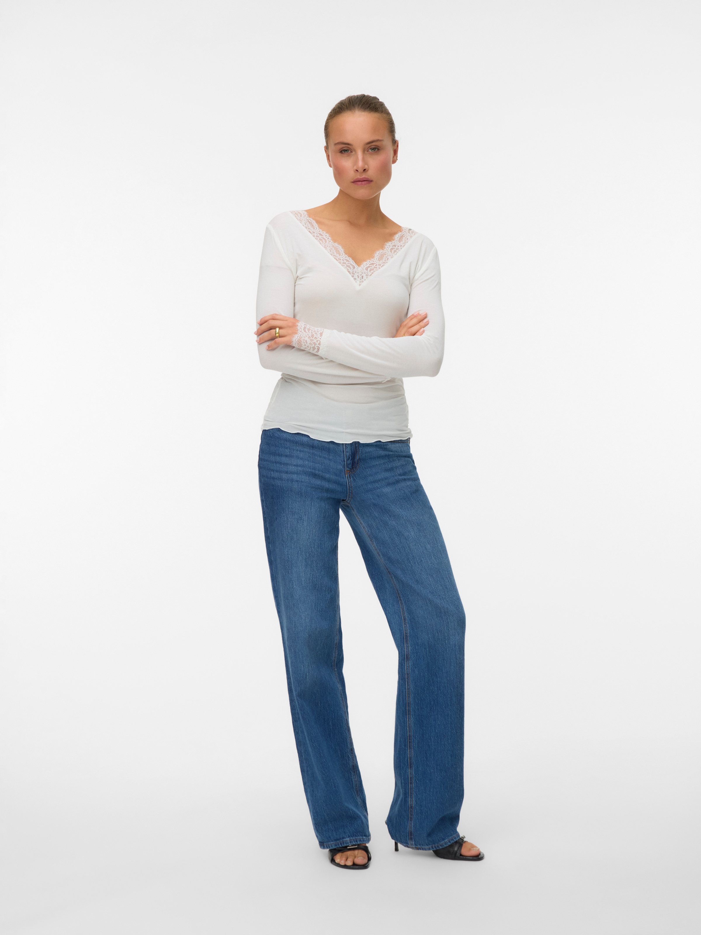Vero Moda T-shirt à manches longues »VMSKYE LS V-NECK LACE TOP JRS NOOS« mélange de matières, avec laine et stretch, coupe slim