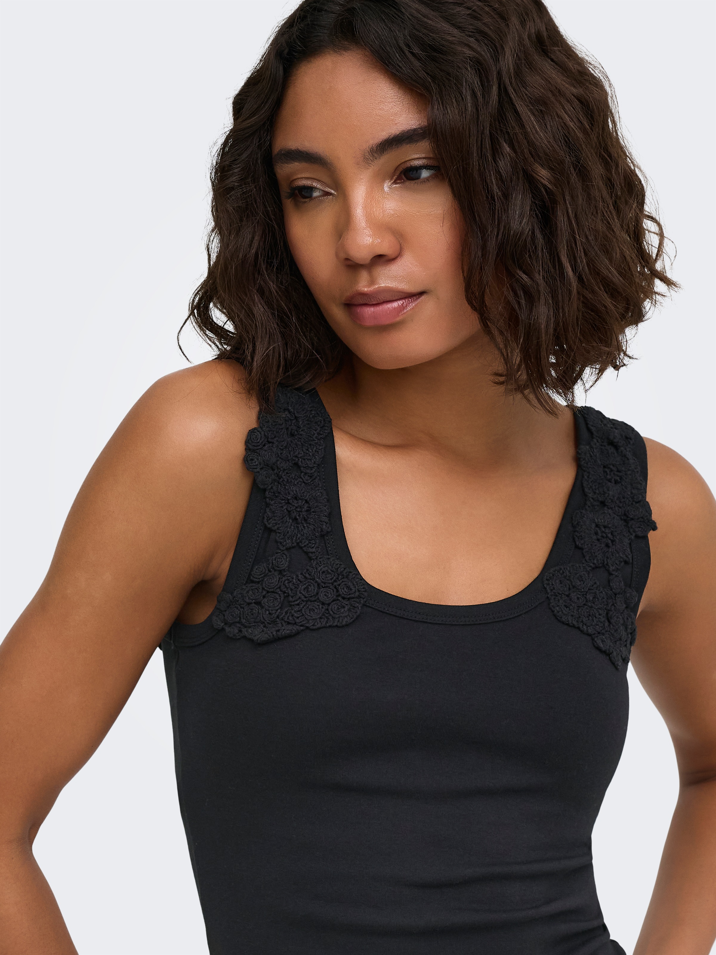 ONLY Débardeur »ONLZANNY S/L CROCHET TANK TOP CS JRS« mélange de coton