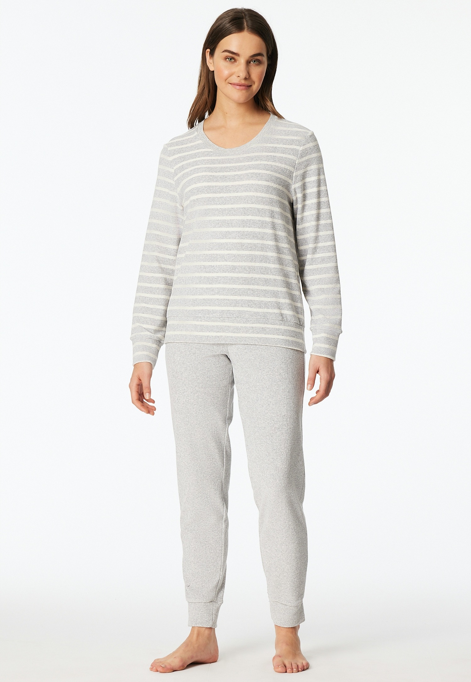 Schiesser Schlafanzug »Casual Essentials« 2 tlg. wärmende Frottee-Qualität, Rundhalsausschnitt, langärmelig