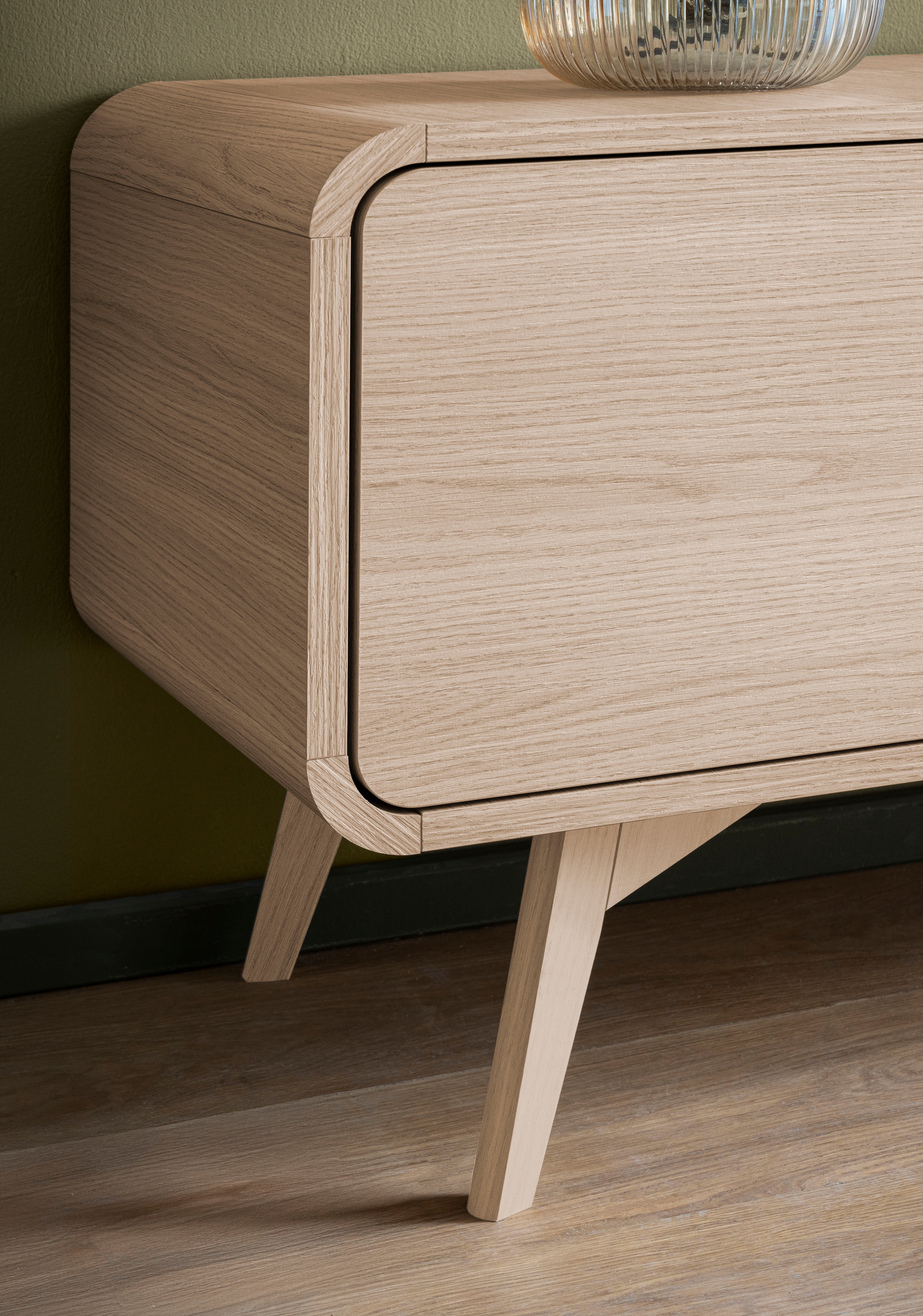 Home affaire Table basse »Torsby, moderner TV-Schrank, Kommode in Eiche Natur, TV-Unterschrank« abgerundete Ecken, ausreichend Stauraum, vielseitig einsetzbar