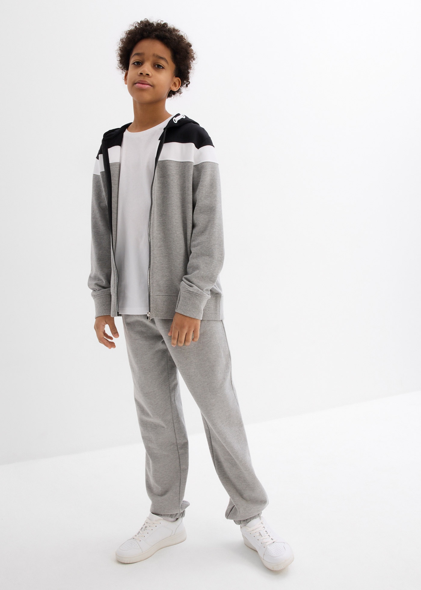 bonprix Sweat à capuche avec capuche, pour printemps et été, manches longues