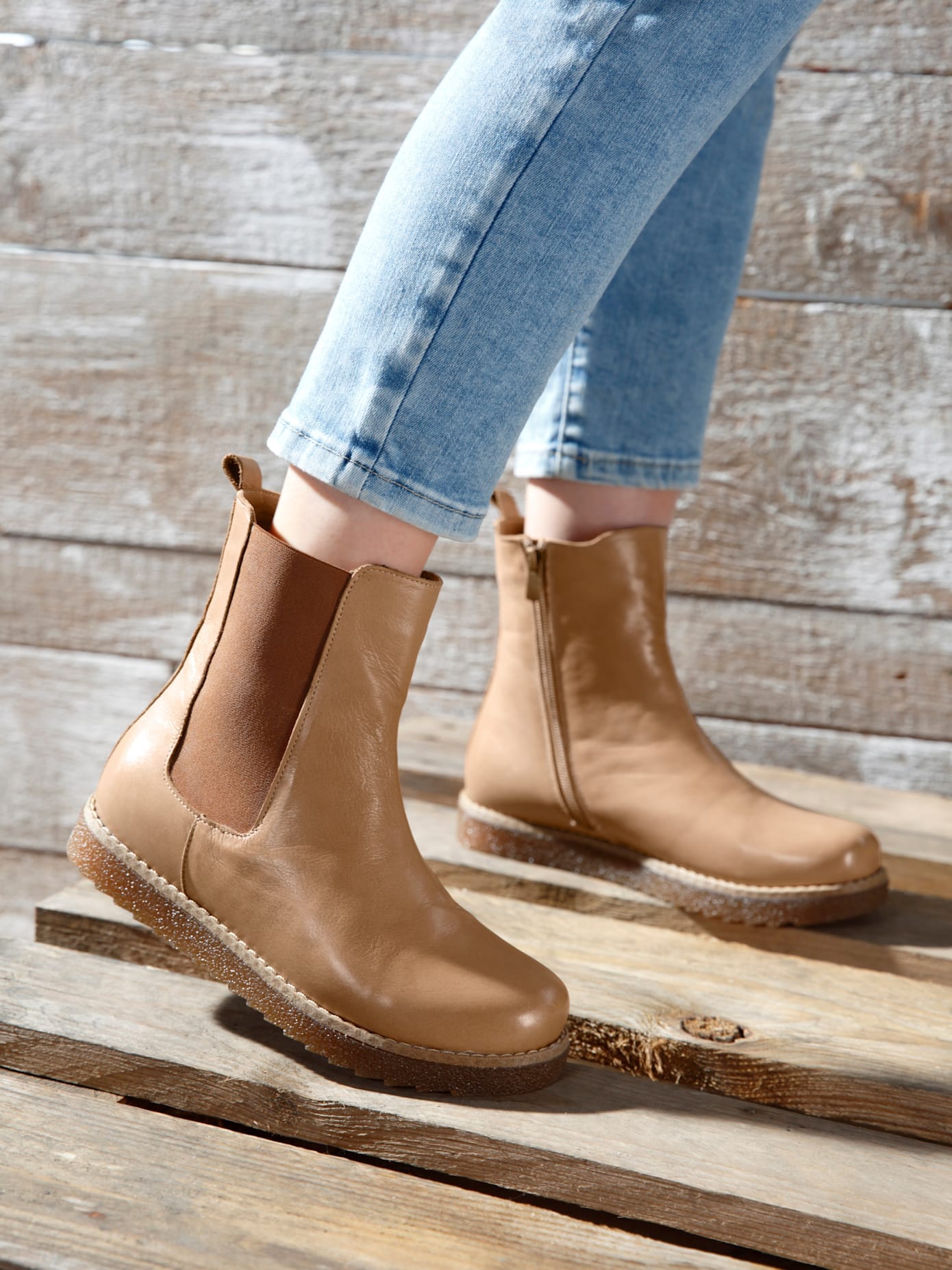 Andrea Conti Bottines