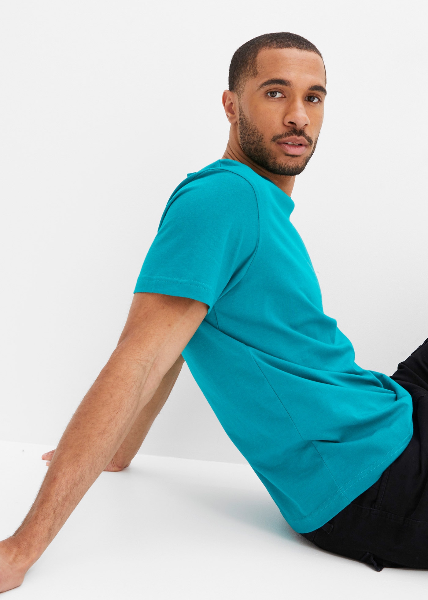 bonprix T-shirt »T-Shirt (5er Pack)« Paquet, lot de 5, 5 cuis Coupe régulière, manches courtes, pour les journées chaudes, en coton et viscose