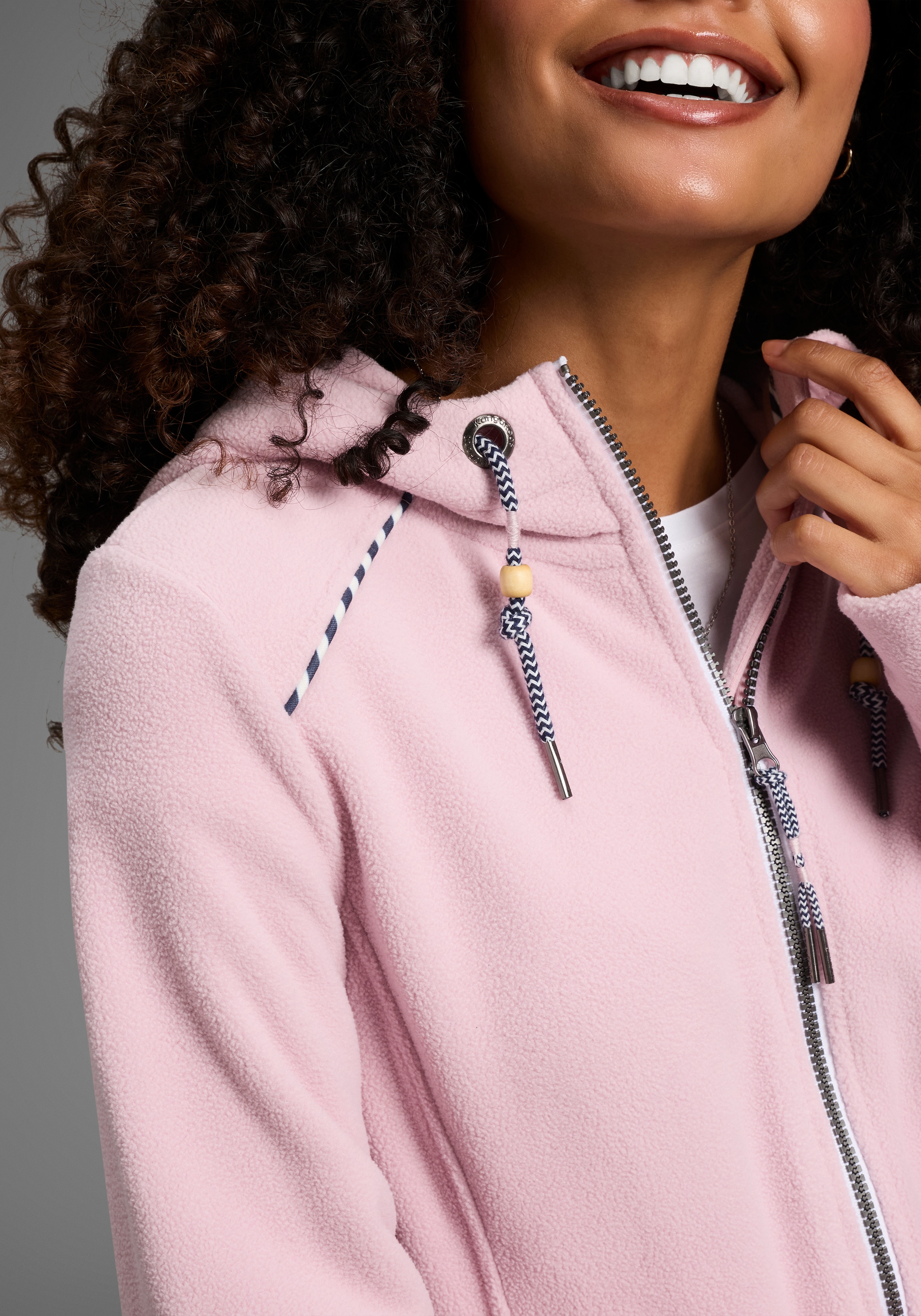 KangaROOS Fleecejacke mit Kapuze figurbetonte Passform,  mit Kapuze und Kordelzug, Übergangsjacke
