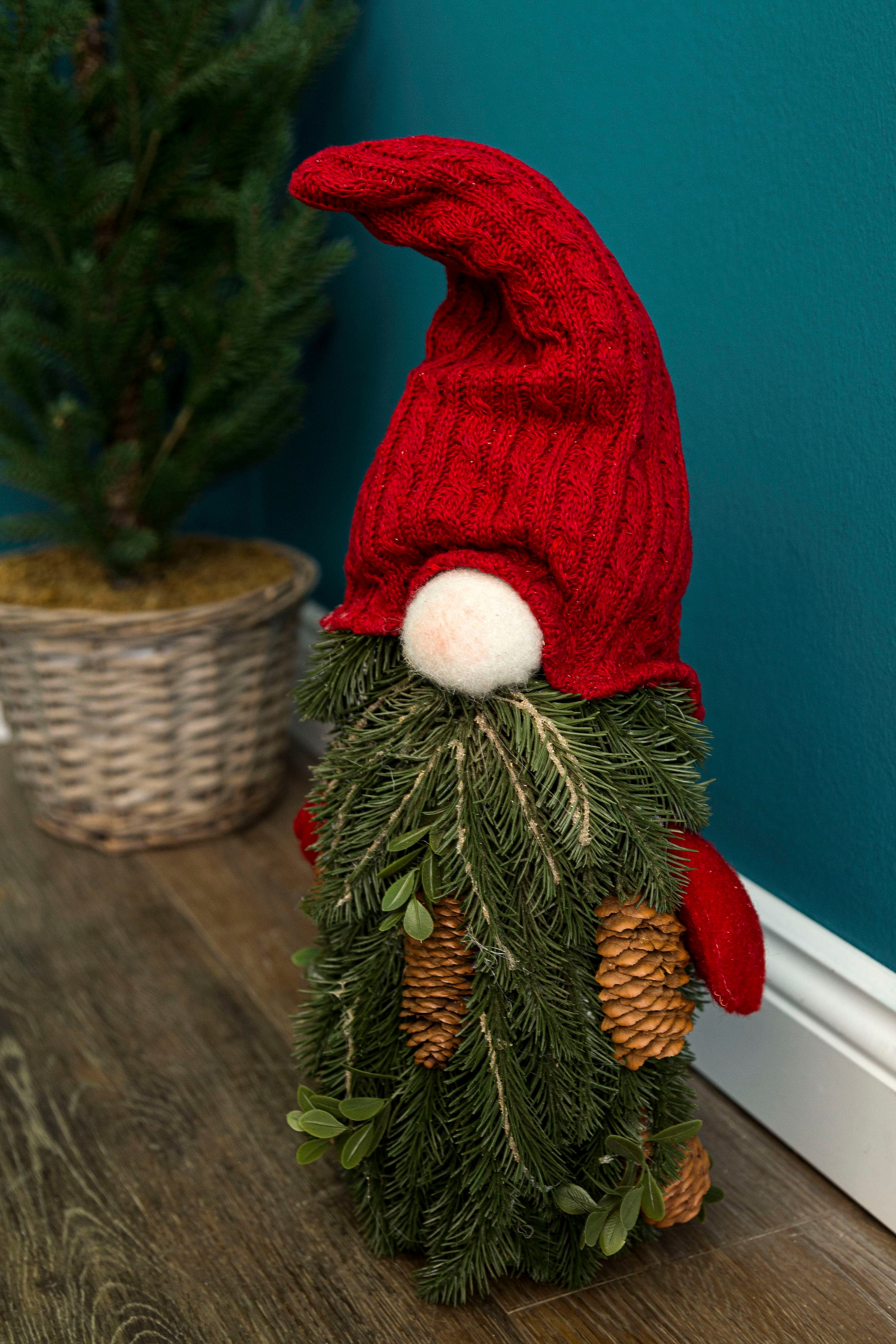 Myflair Möbel & Accessoires Wichtel »mit Tannenzapfen und rotem Mantel« Dekofigur mit Tannenbart, Weihnachtsdeko, Höhe ca. 44 cm