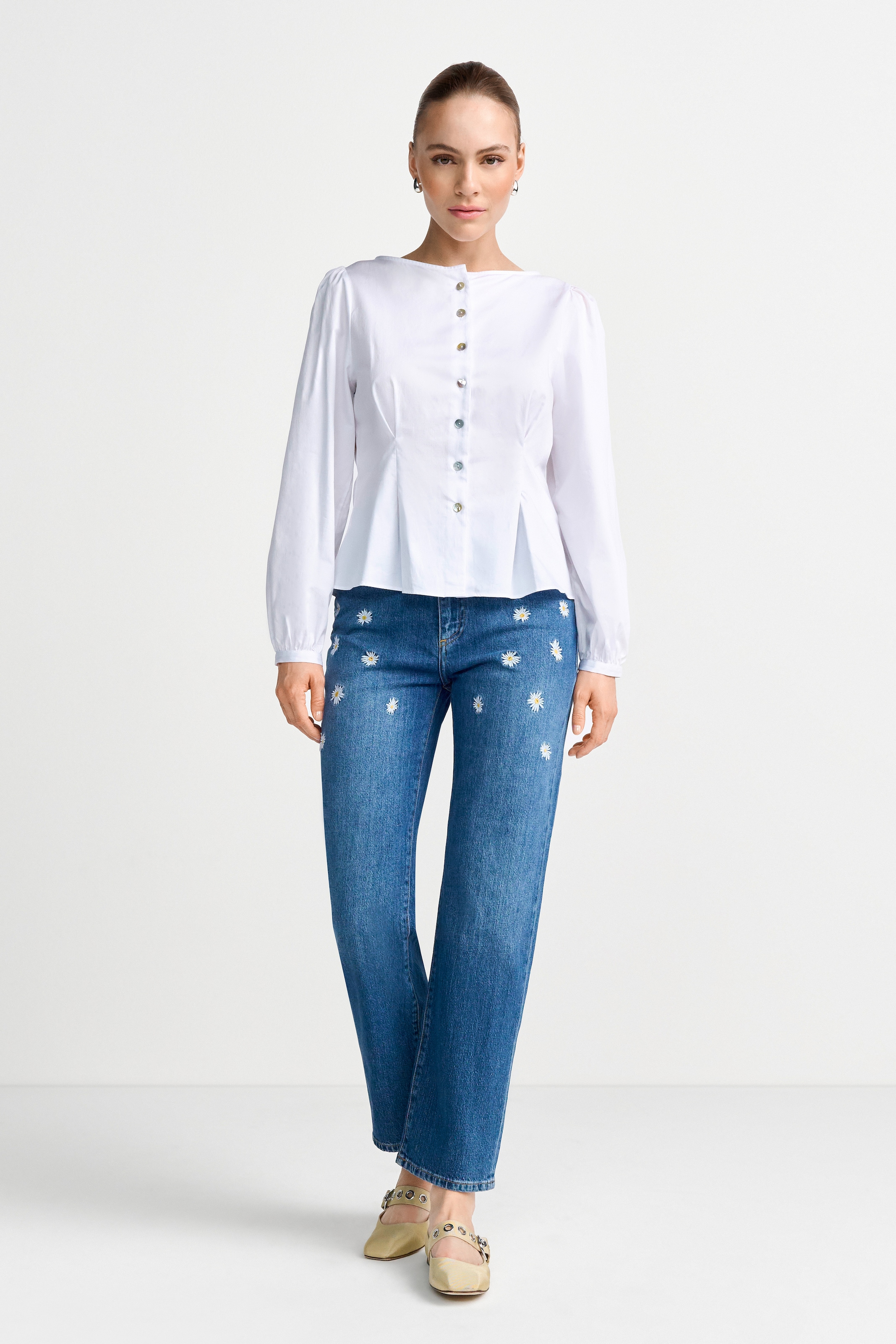 RICHROYAL Jeans Relax-fit mit hochwertigen Blütenstickereien