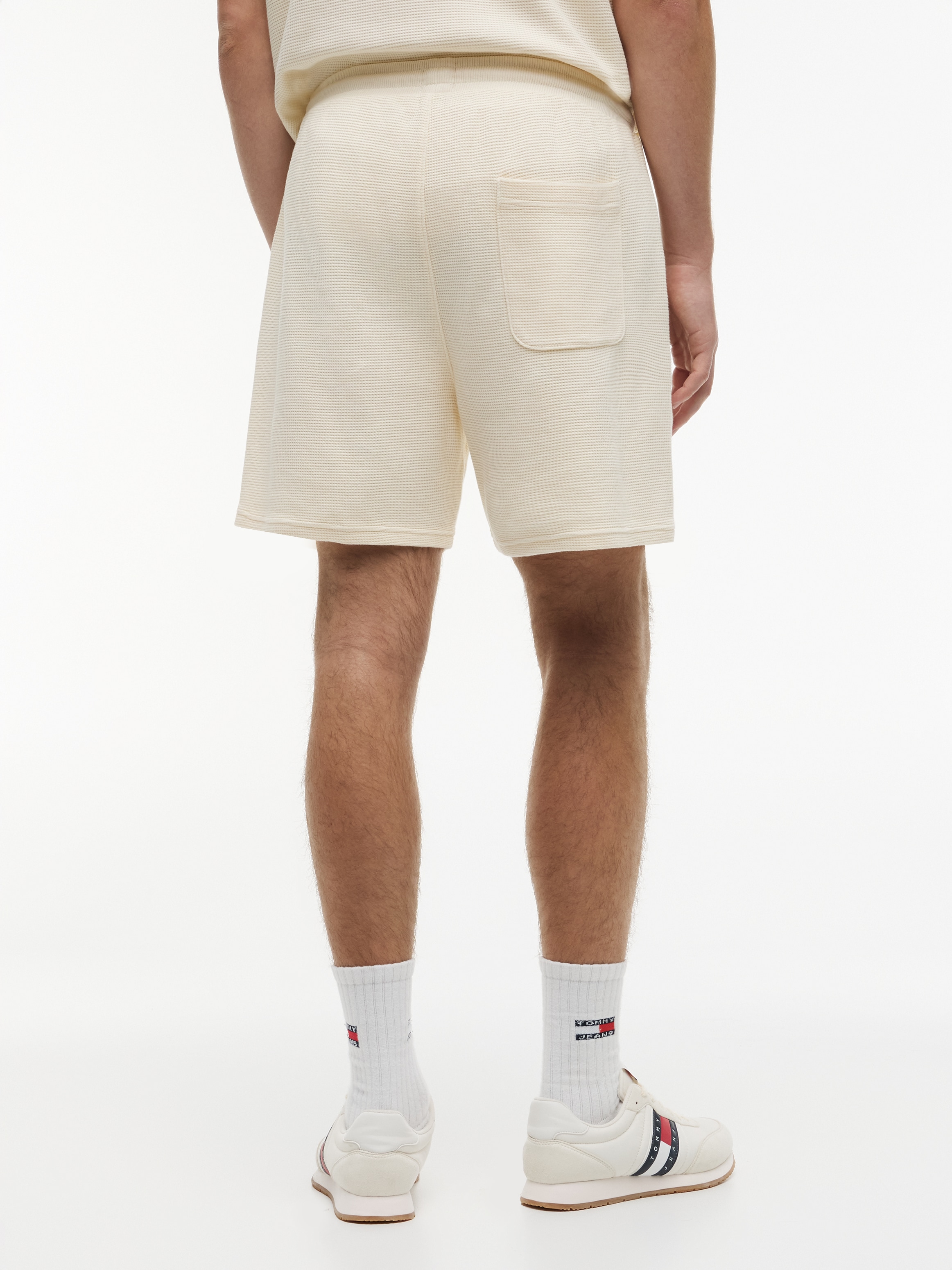 Tommy Jeans Sweatshorts »TJM WASHED WAFFLE BEACH SHORT«  en tricot gaufré et ceinture élastique
