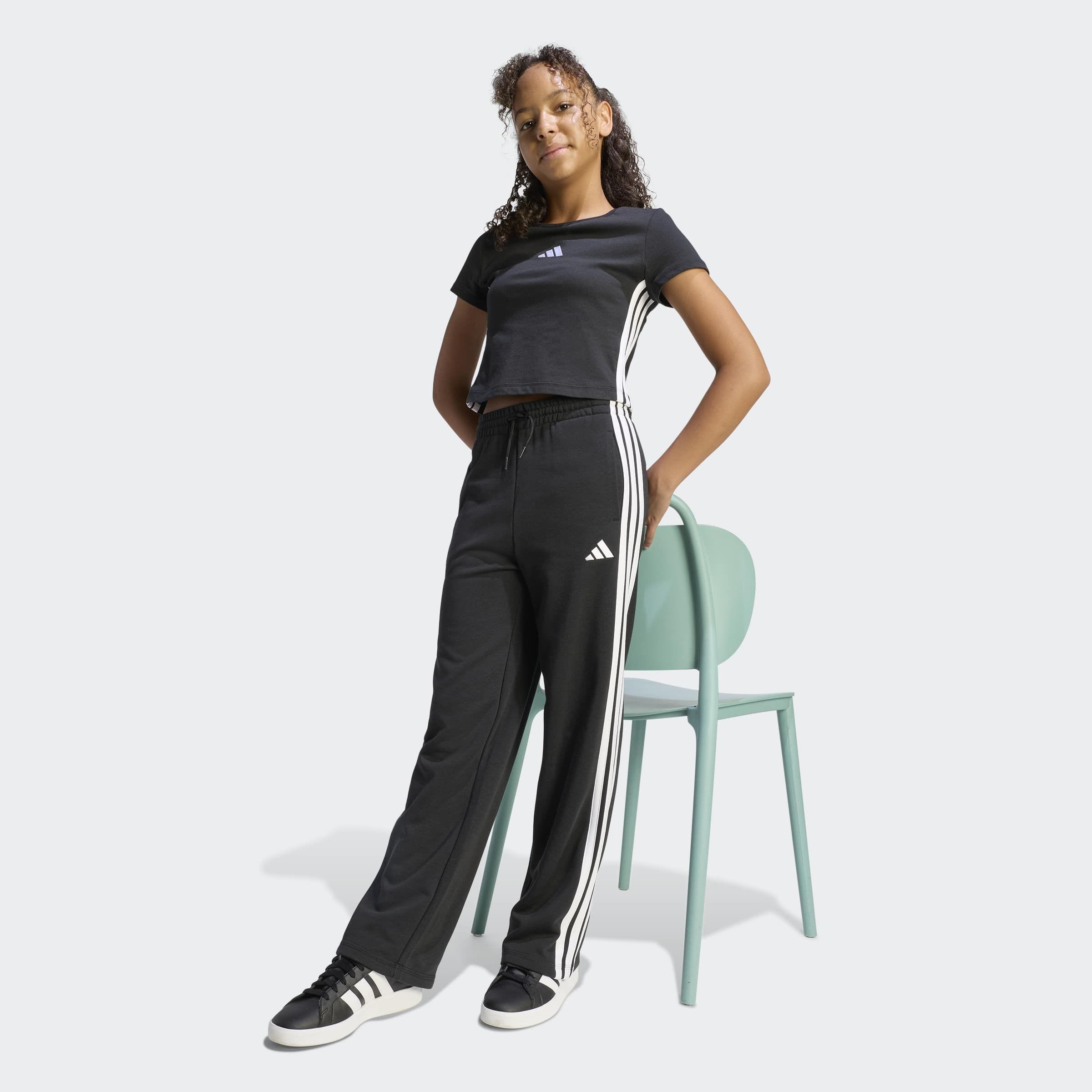 adidas Sportswear Pantalon de sport »ESSENTIALS«  pour enfants, en coton, avec ceinture élastique, coupe normale