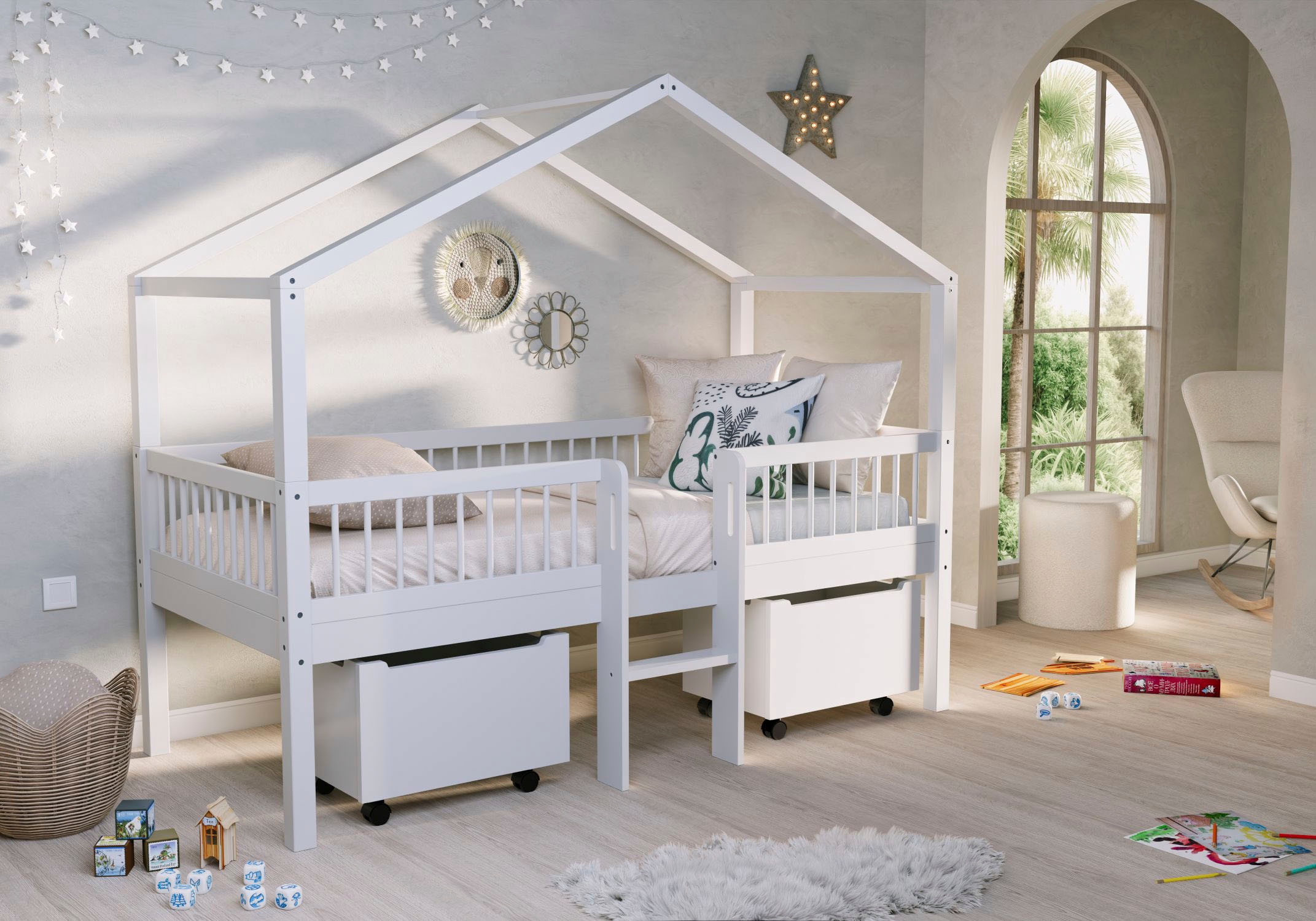Vipack Lit de maison »Inkl. Dachaufbau, Leiter und Rolllattenrost, Made in Europe« Disponible avec ou sans ciel de lit décoratif textile,  construit de manière robuste et de qualité, hêtre massif laqué blanc