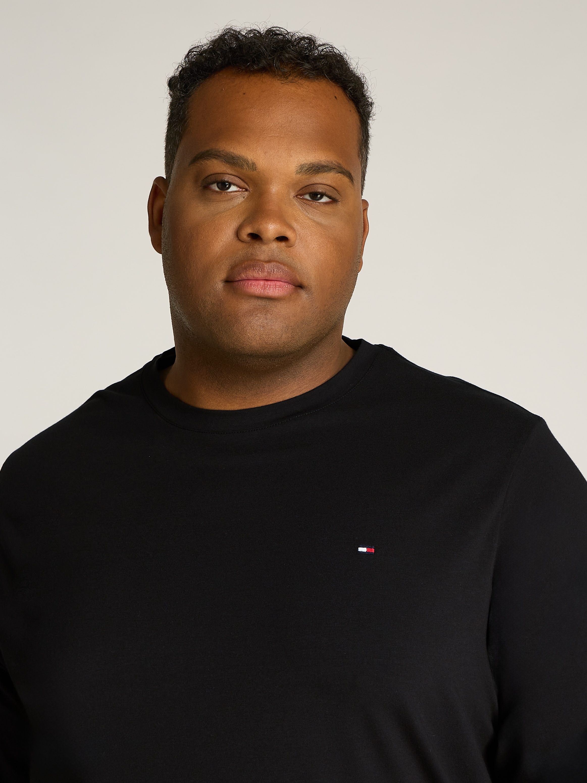 Tommy Hilfiger Big & Tall T-shirt à manches longues »BT-STRETCH SLIM FIT TEE-B mit Rundhals und Logo« unifarben, casual, slim fit, Baumwollmix, Rundhals, grosse Grössen