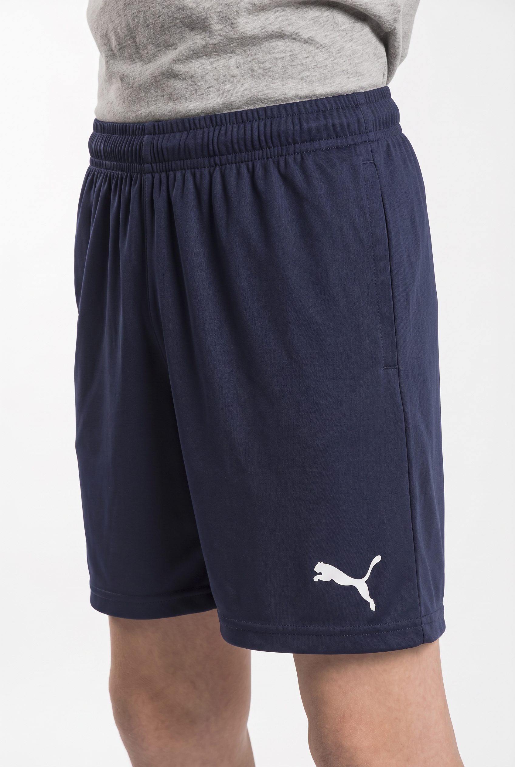 PUMA Trainingsshorts »TEAMRISE TRAINING SHORTS JR«  aus Interlock-Material, mit Reissverschluss, kniebedeckender Schnitt