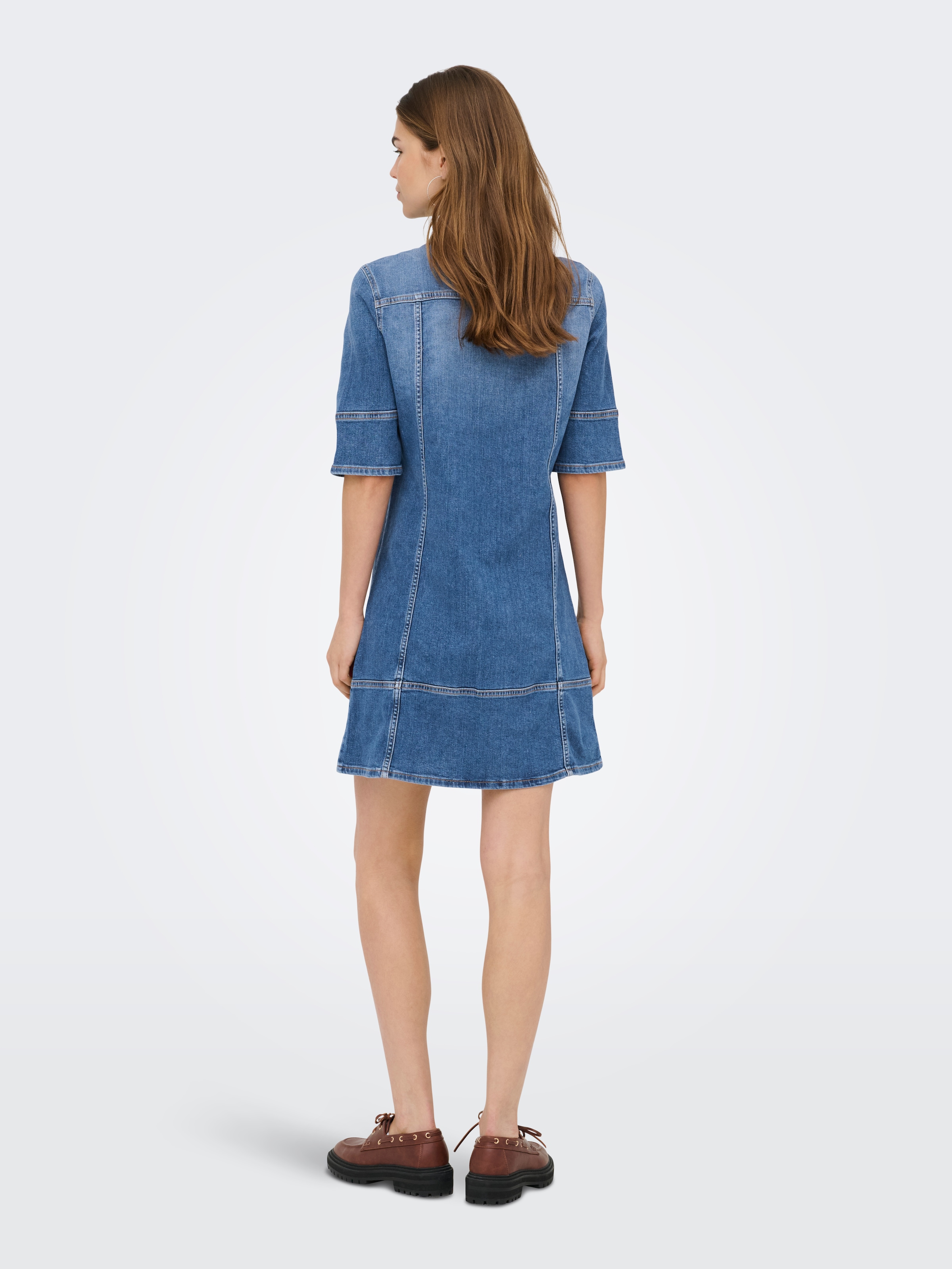 ONLY Robe en jean »ONLKATERINA 2/4 SHORT DNM DRESS AKM« in A-Linien Form