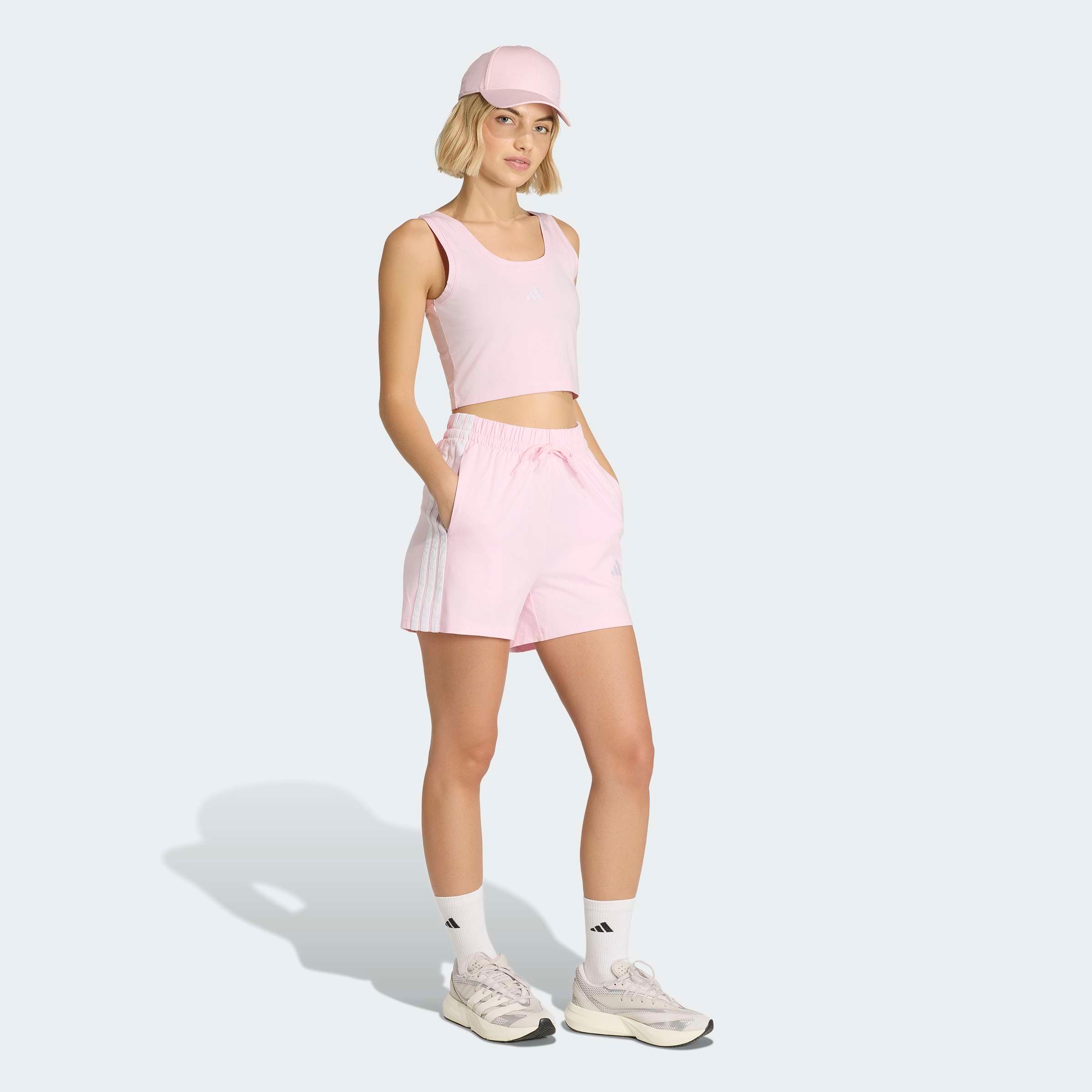 adidas Sportswear Tanktop »ESSENTIALS SMALL LOGO COTTON LIFESTYLE« schmale Passform, leichtes und luftiges Design