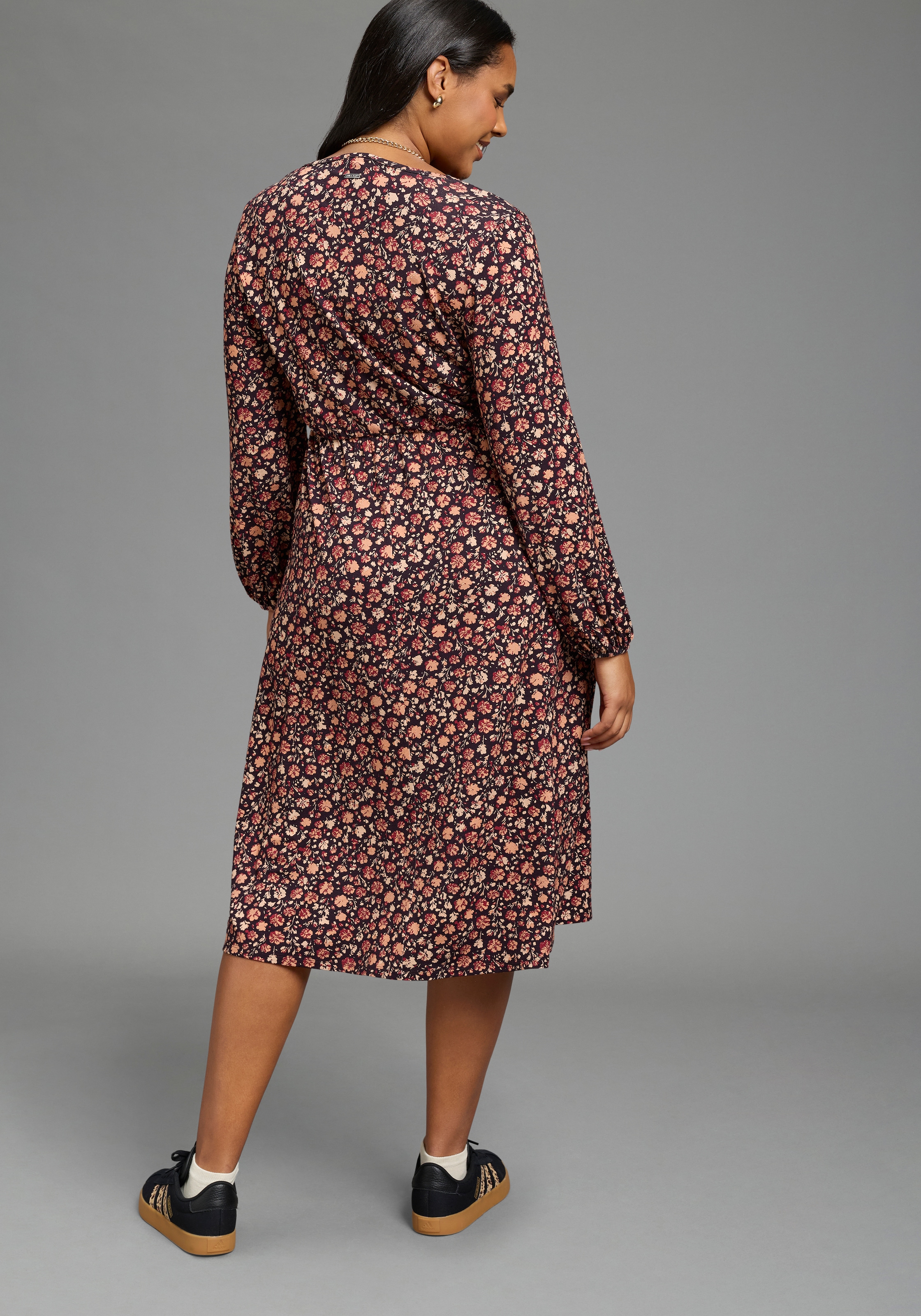 Laura Scott CURVE Midikleid »Grosse Grössen« aus elastischer Viskosemischung, figurumspielende Passform