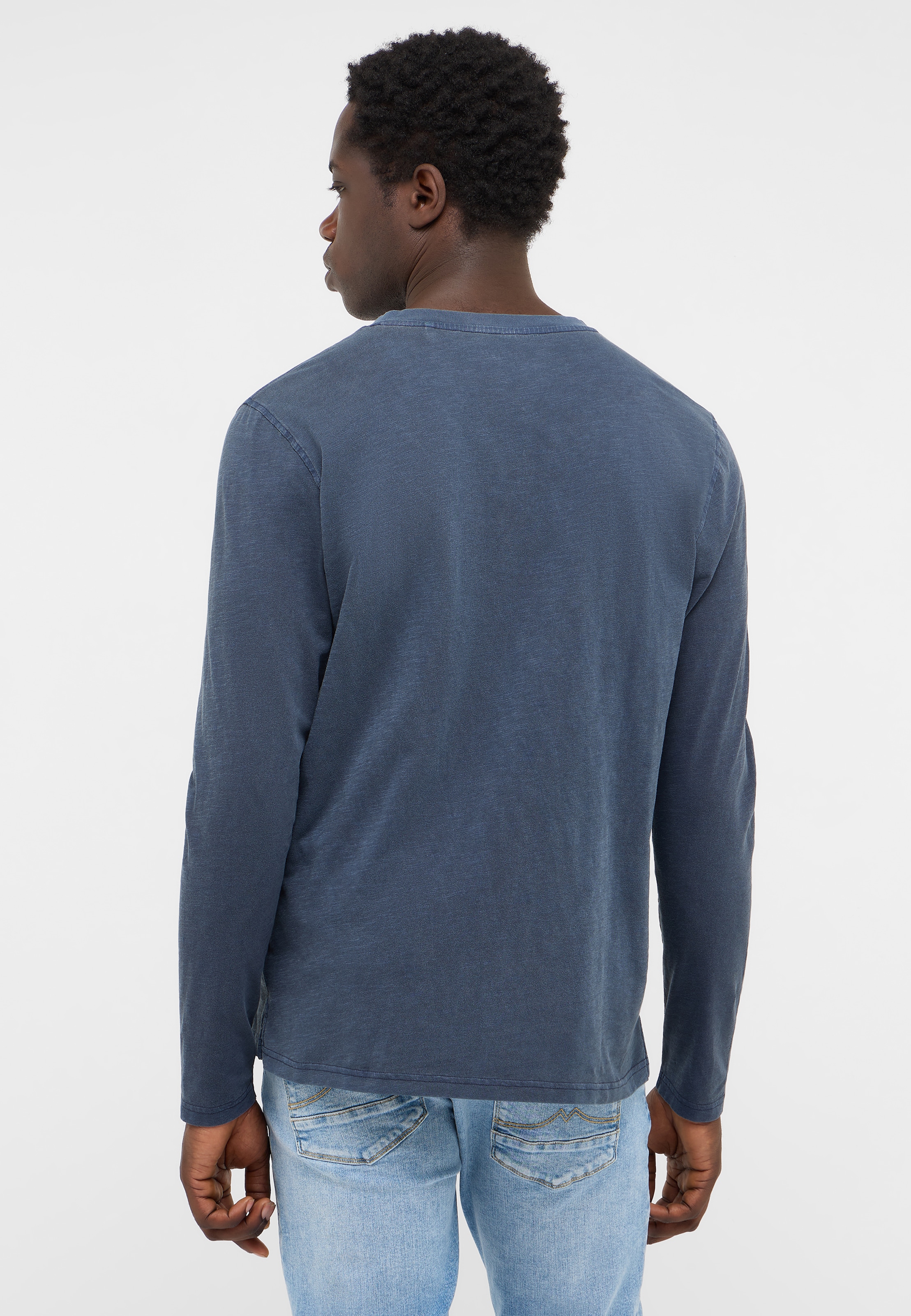 MUSTANG T-shirt à manches longues »Atchison Henley LA« avec patte de boutonnage courte