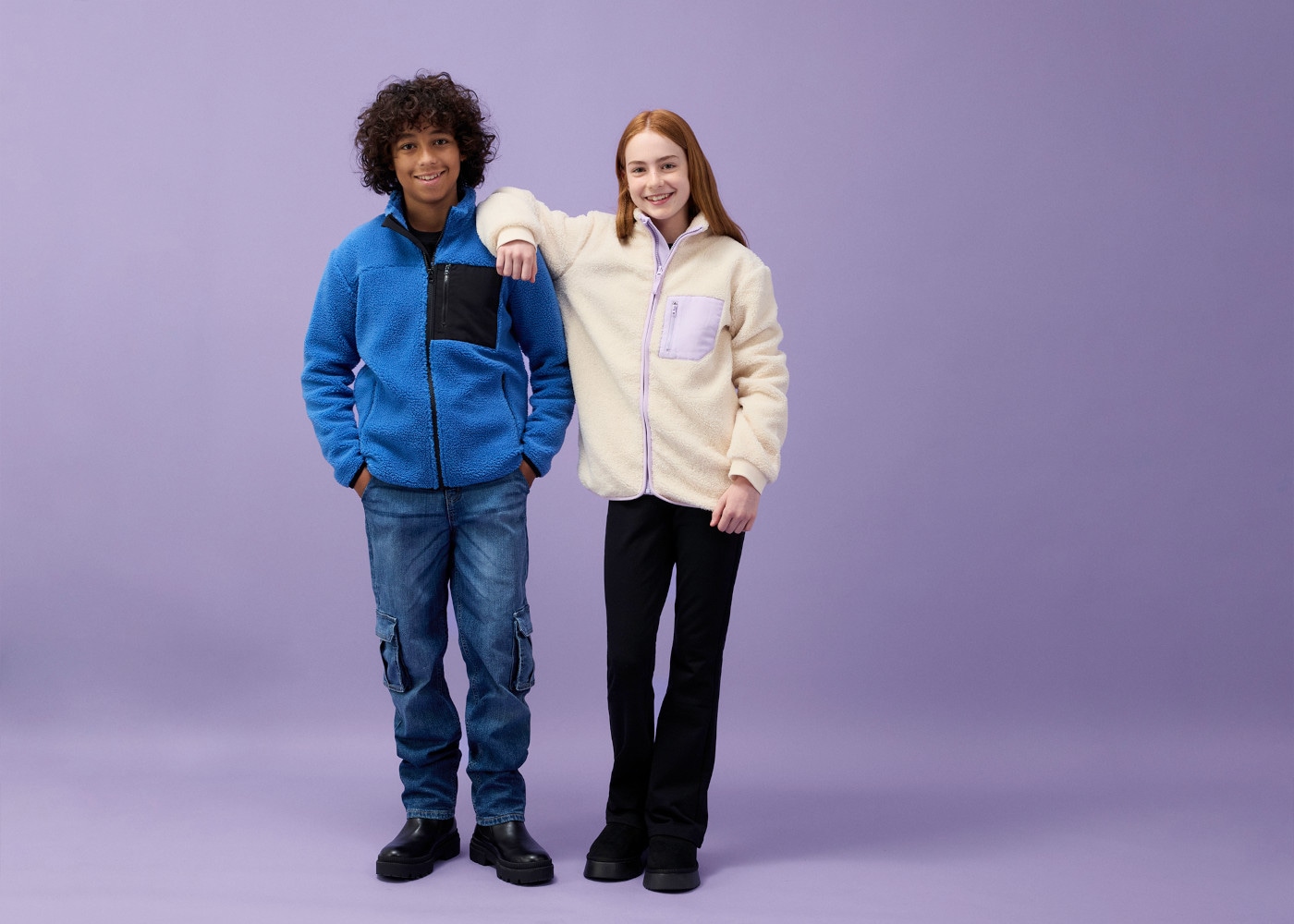 bonprix Veste polaire pour garçons, avec détails contrastés, en molleton teddy