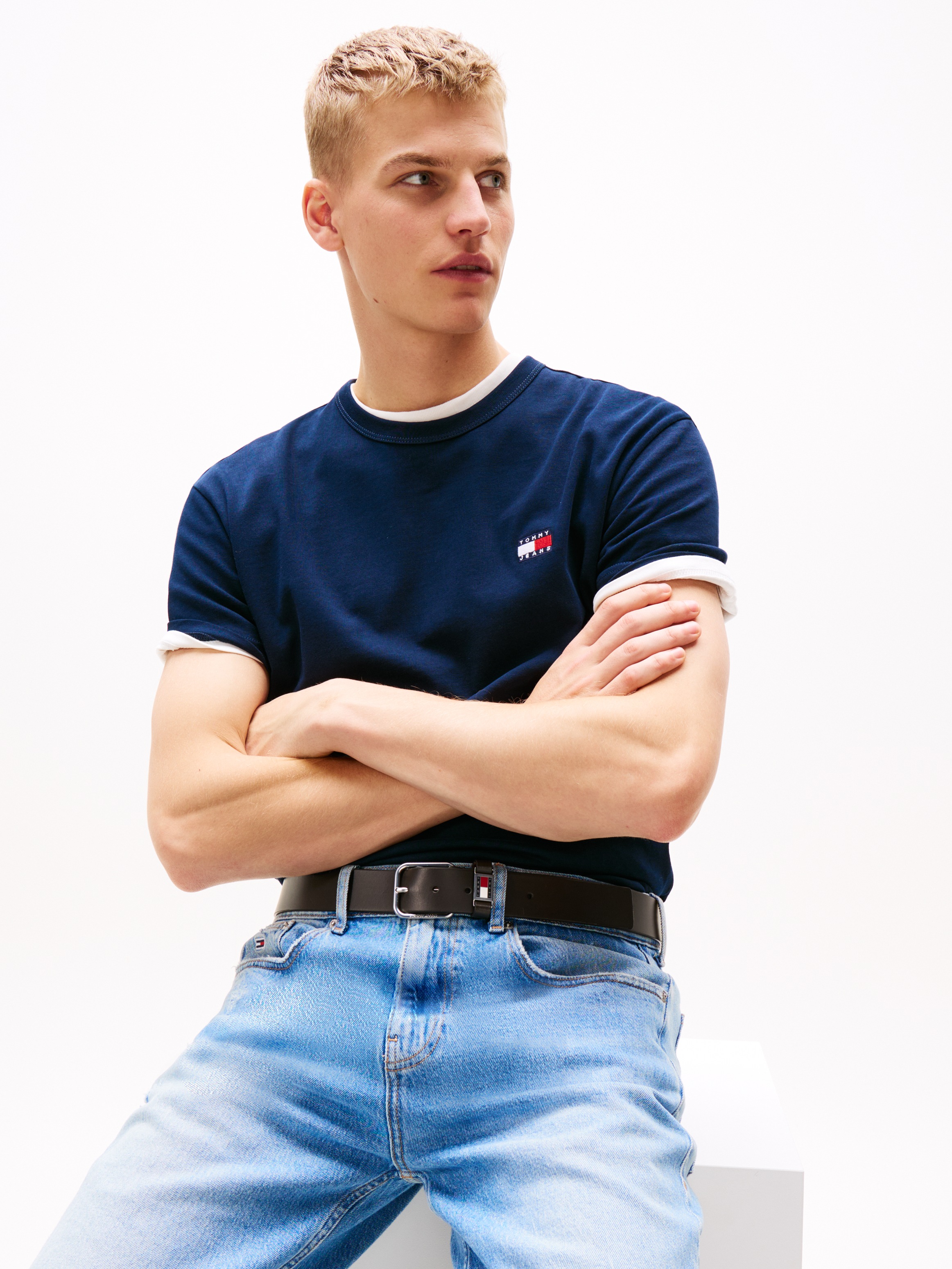 Tommy Jeans T-shirt »TJM REG BADGE TEE EXT« mit Logostickerei