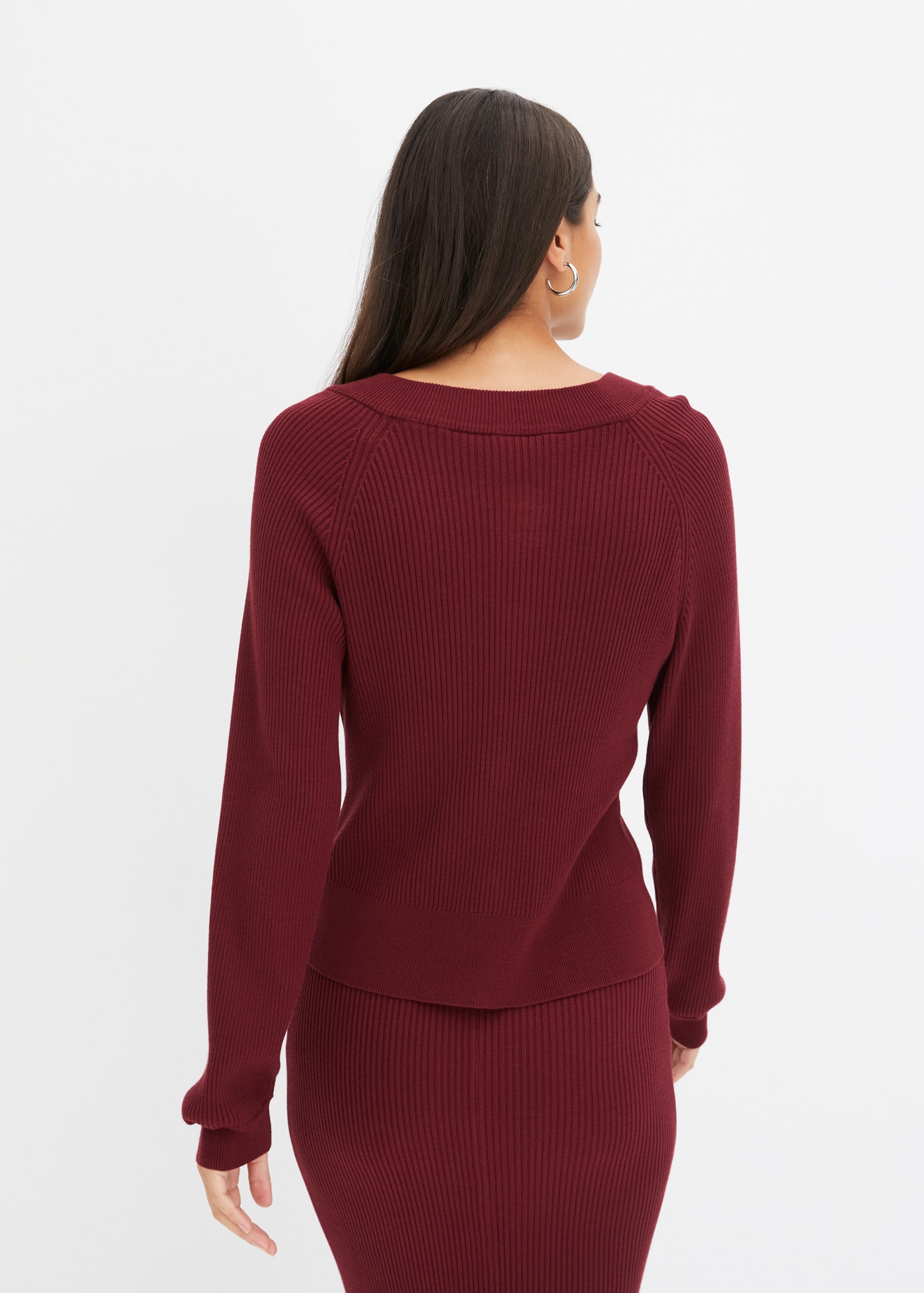 bonprix Strickjacke lässig geschnittene Passform, Ripp-Strickart, femininer Stil