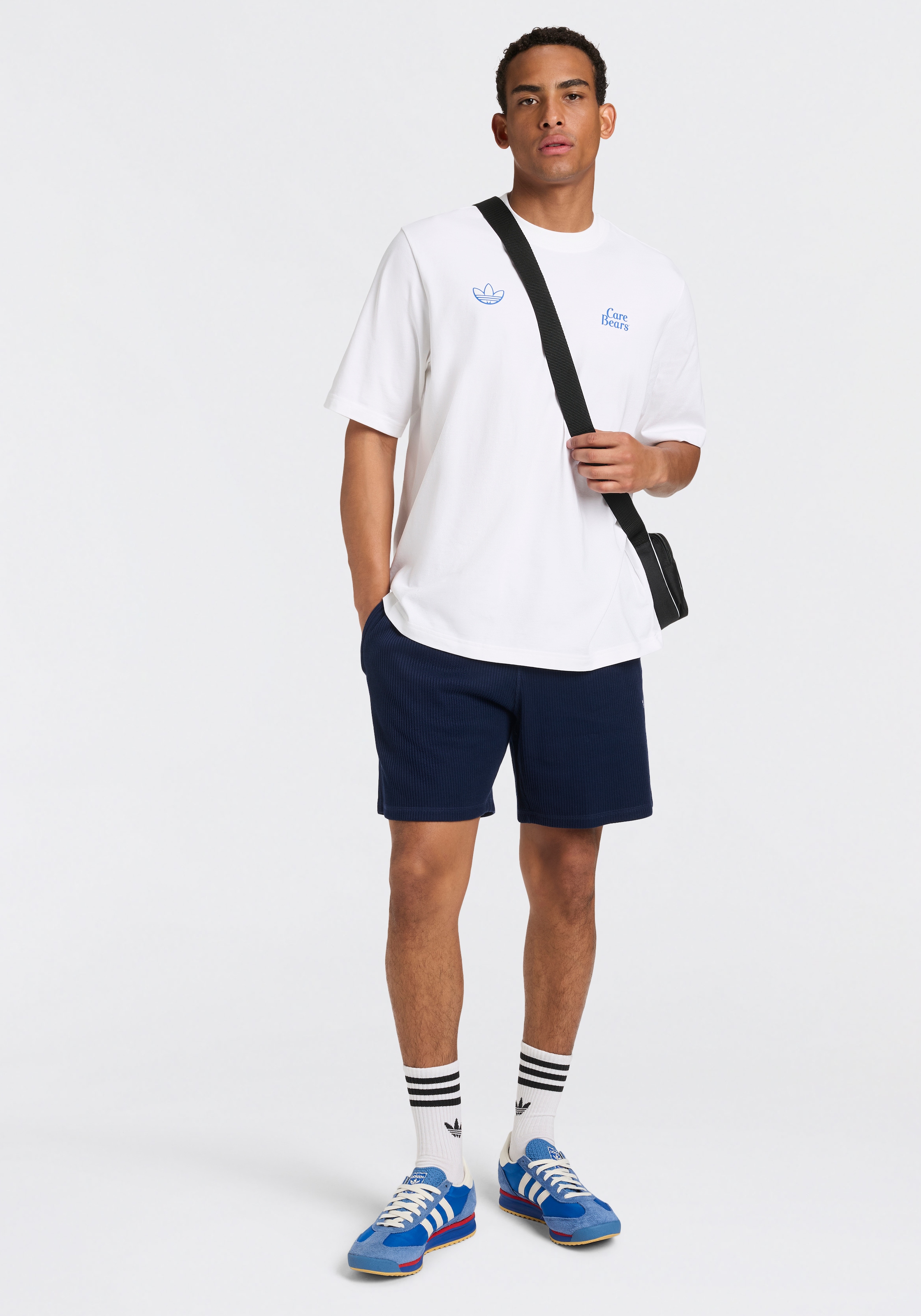adidas Originals Shorts »ESS W SHO«  für Erwachsene, sportlicher Stil, aus Baumwolle, lässige Passform