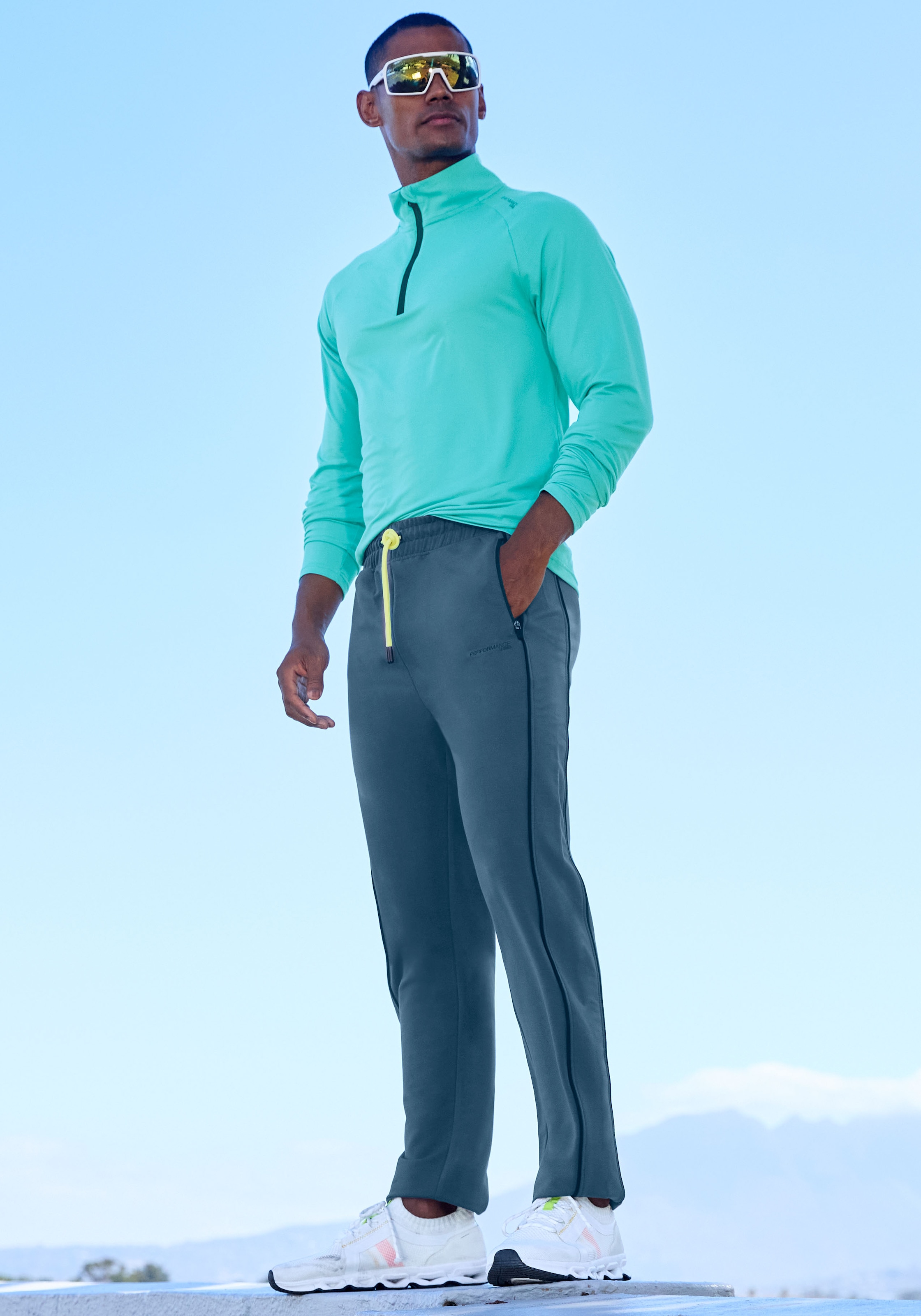 AUTHENTIC LE JOGGER Funktionsshirt mit Stehkragen und Reissverschluss