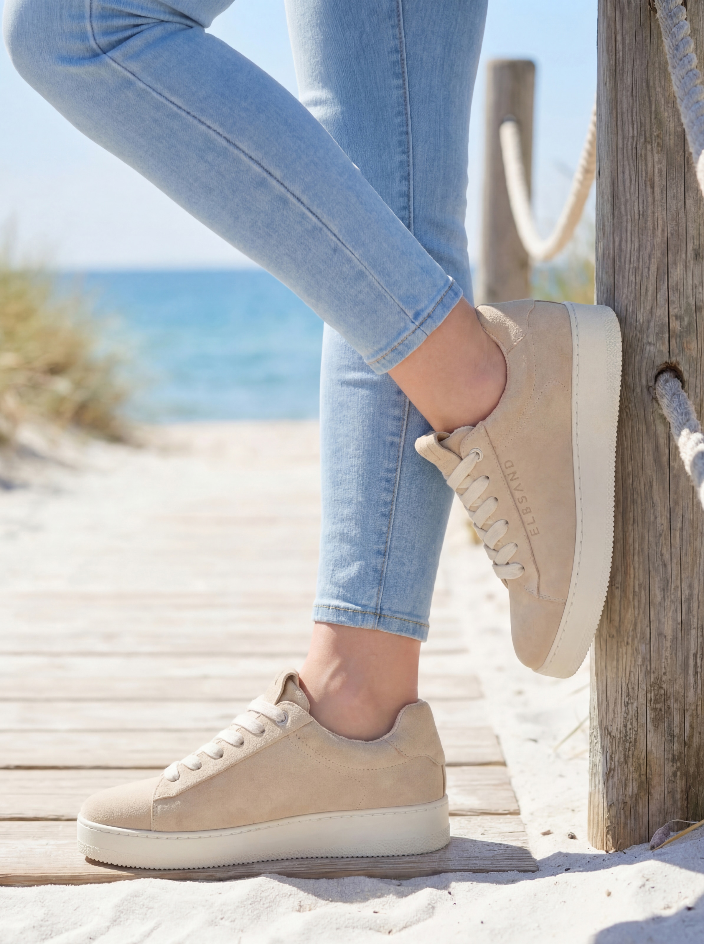 Elbsand Sneakers »Freizeitschuh, Lederschuh, Ledersneaker, Turnschuh, Schnürschuhe«  aus Leder mit Plateausohle und austauschbaren Schnürsenkeln