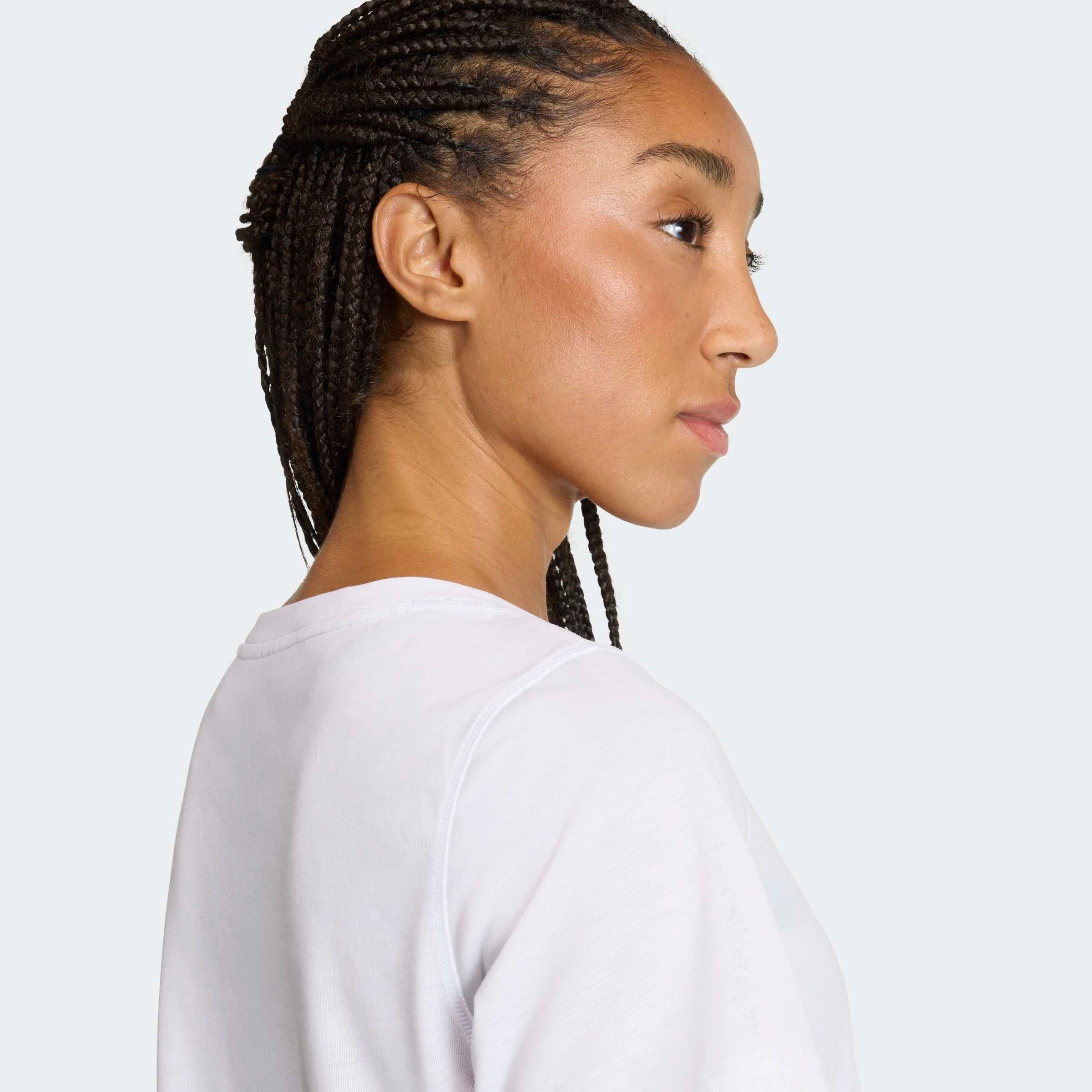 adidas Performance T-shirt »WORKOUT ESSENTIALS MIT TIEFEM AUSSCHNITT« pour un look sportif au quotidien et à l'entraînement, sans fermeture