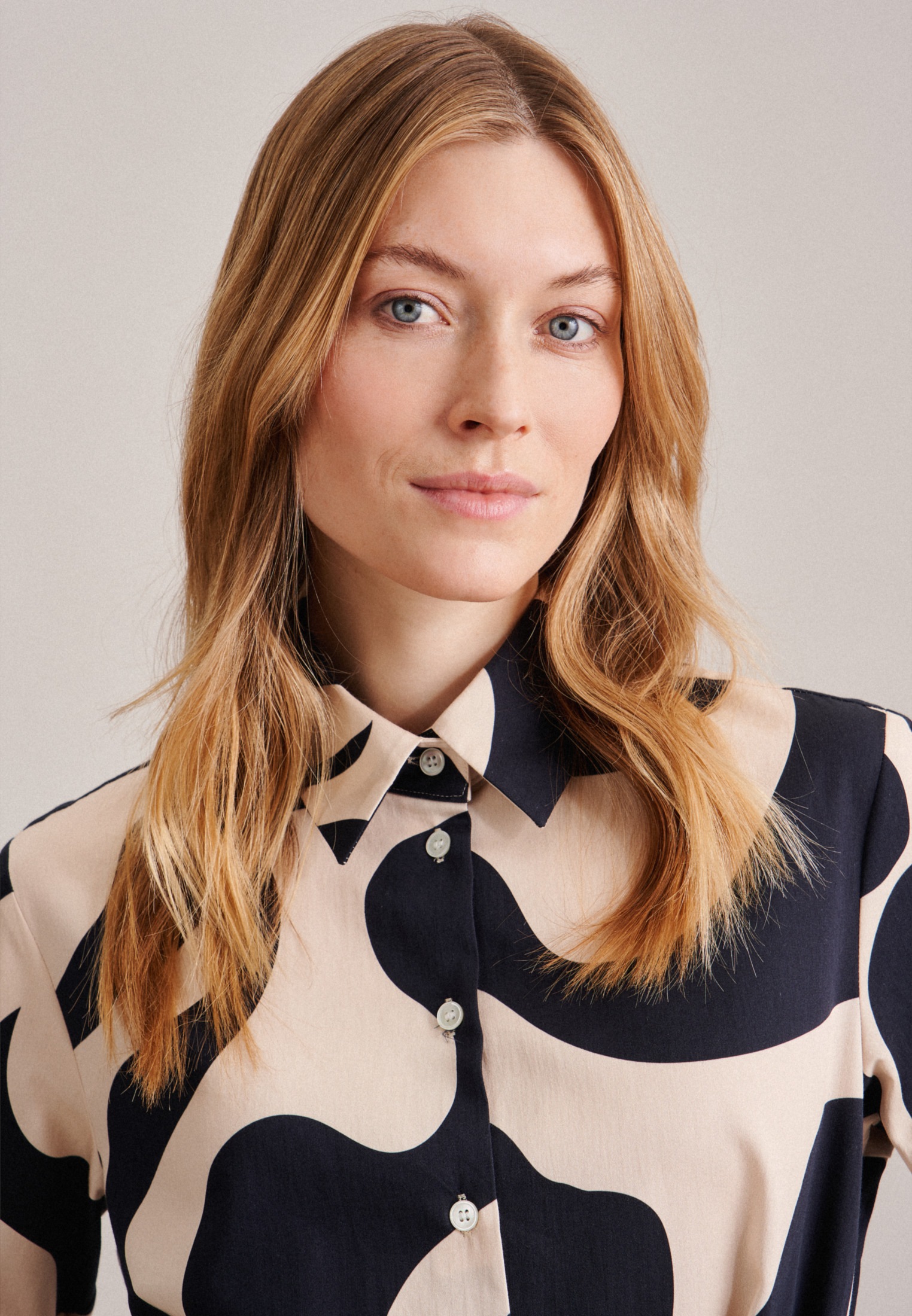 seidensticker Sommerkleid »Schwarze Rose« Kragen Druck