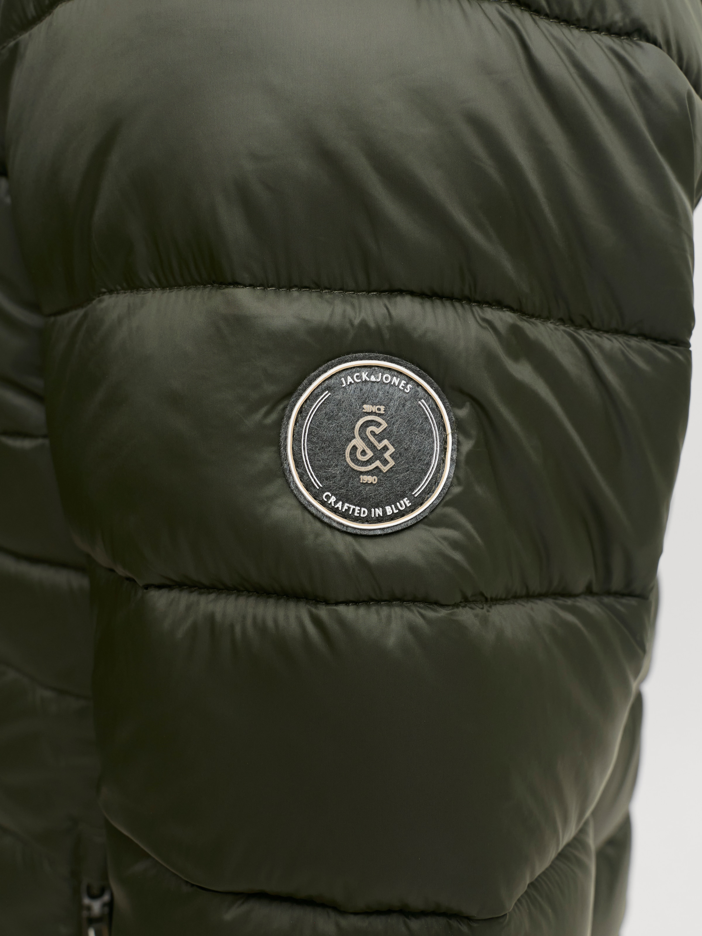 Jack & Jones Veste matelassée »JJEKINGSLEY LIGHT PUFFER HOOD NOOS« avec capuche Fibre synthétique, avec capuche