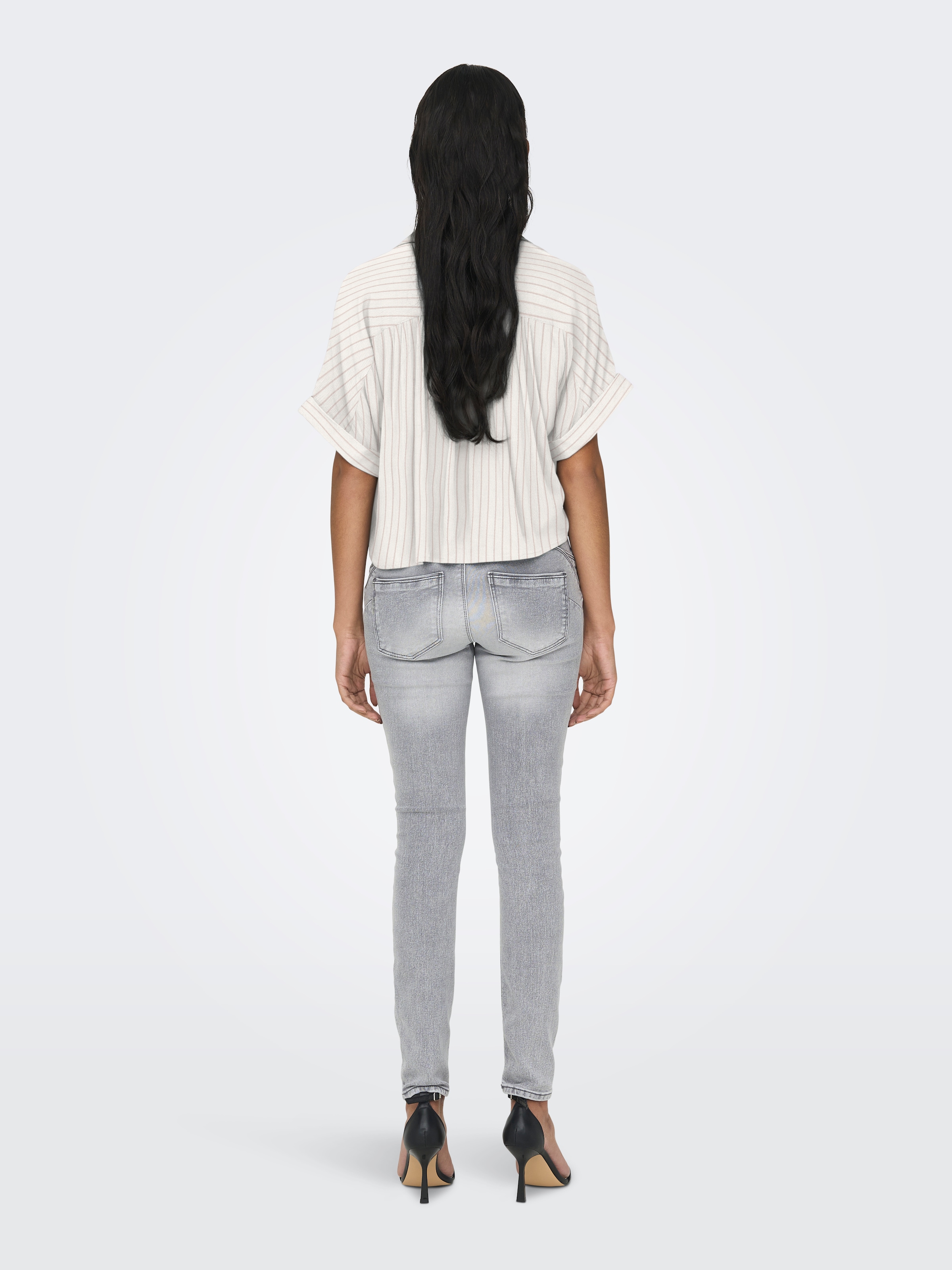 ONLY Blouse à manches courtes »ONLPAULA LIFE S/S TIE SHIRT WVN NOOS« viscose, coupe regular