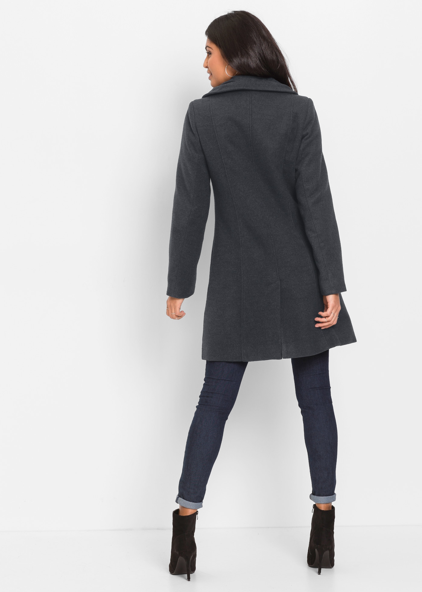 bonprix Kurzmantel femininer Stil, mit besonderem Kragen